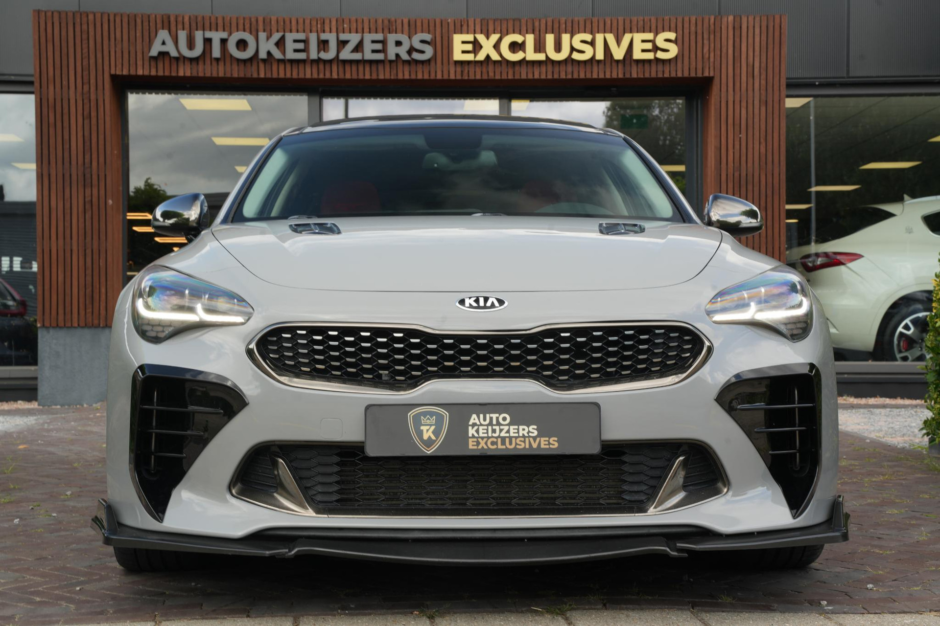 Kia Stinger 3.3 V6 T-GDI AWD GT 2019 Ceramic Silver Metallic (C4S) 3