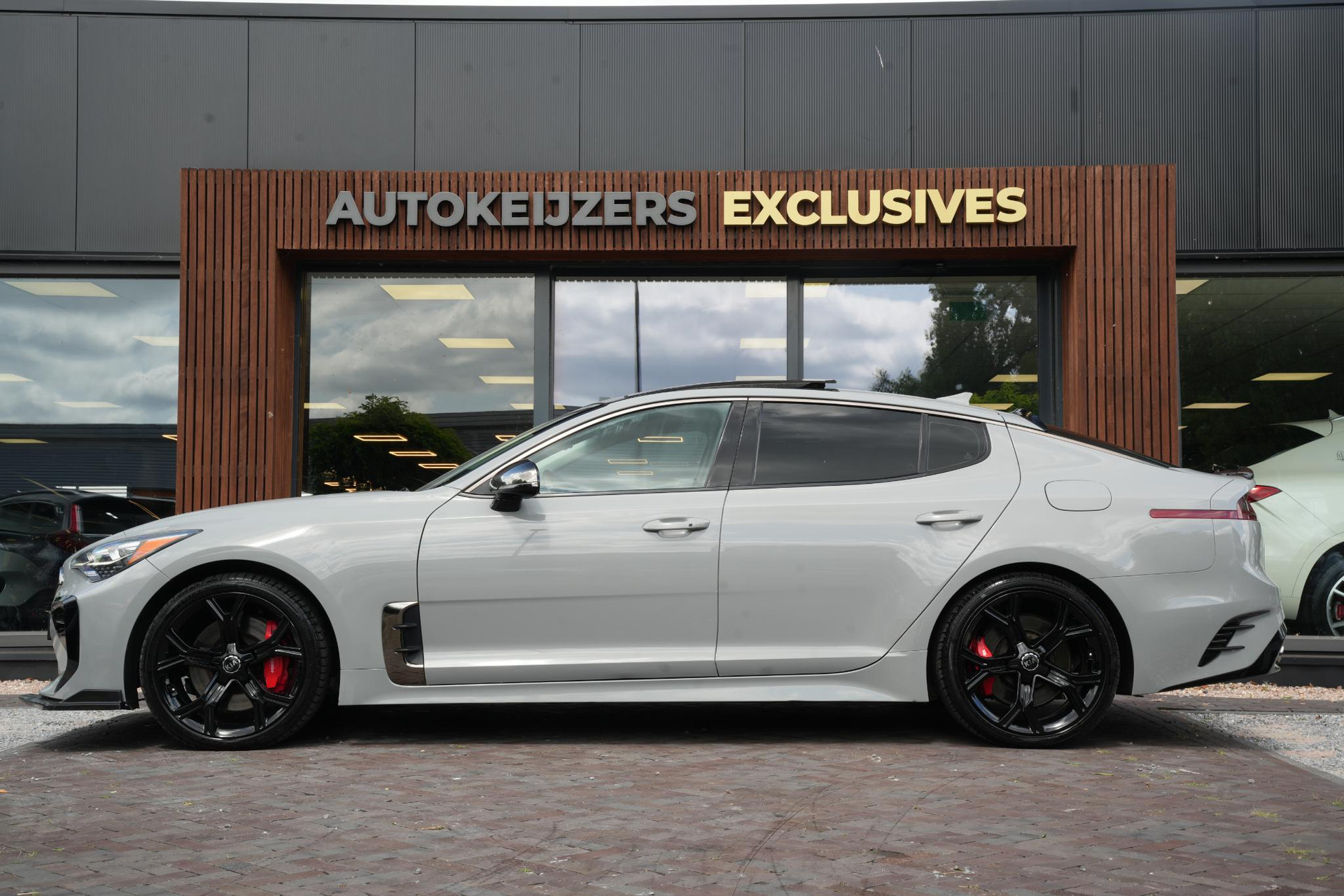Kia Stinger 3.3 V6 T-GDI AWD GT 2019 Ceramic Silver Metallic (C4S) 5