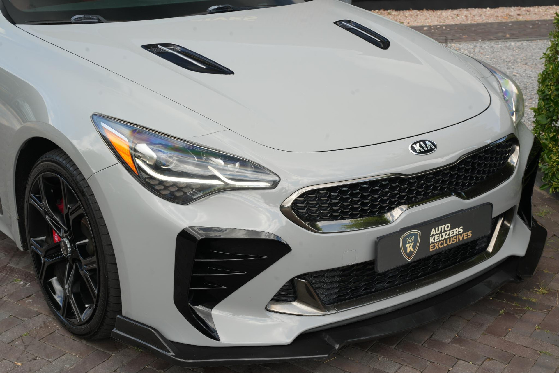 Kia Stinger 3.3 V6 T-GDI AWD GT 2019 Ceramic Silver Metallic (C4S) 9