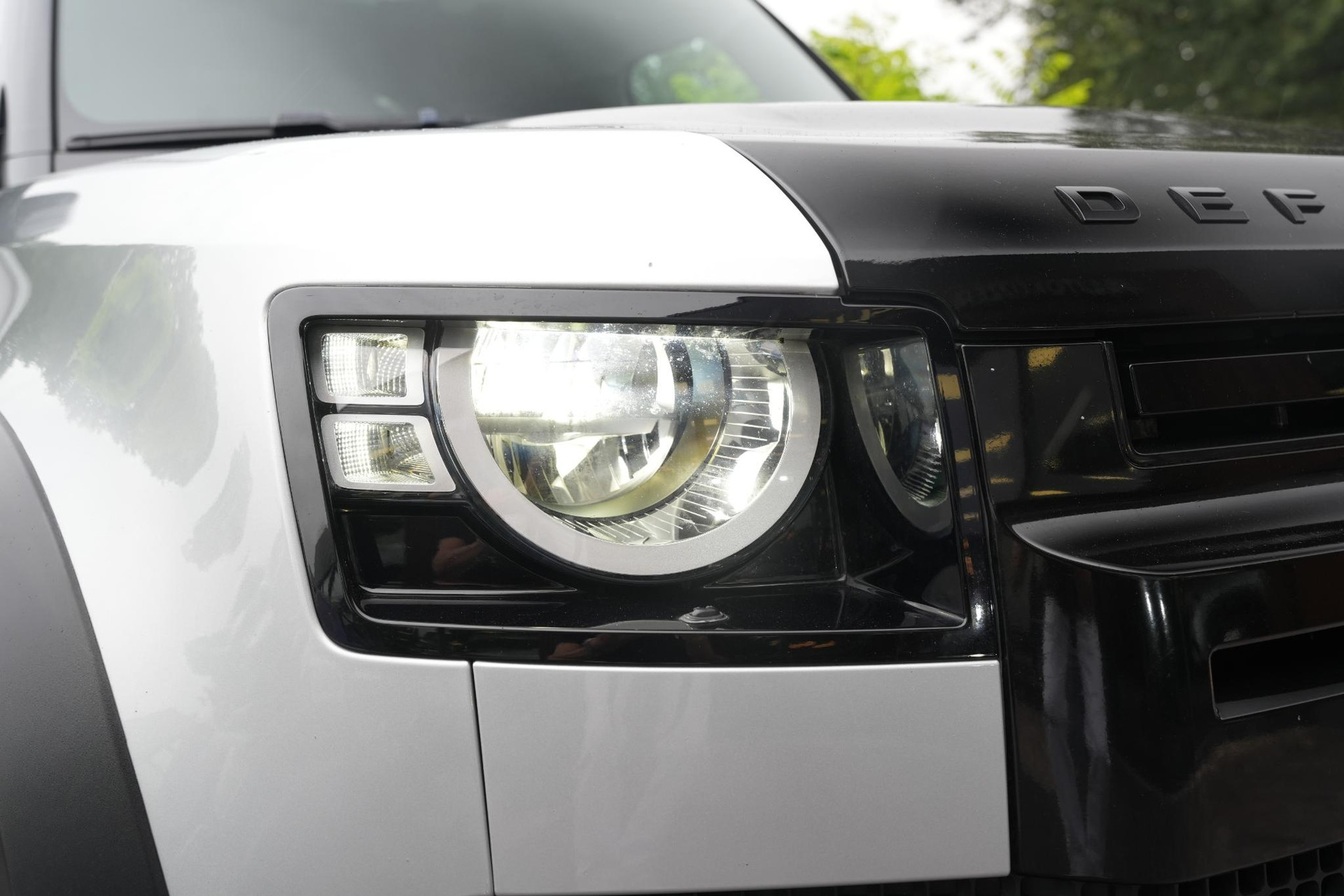 Land Rover Defender 2.0 D240 110 HSE 2020 Exterior Paint - Indus Silver (1AC) 16
