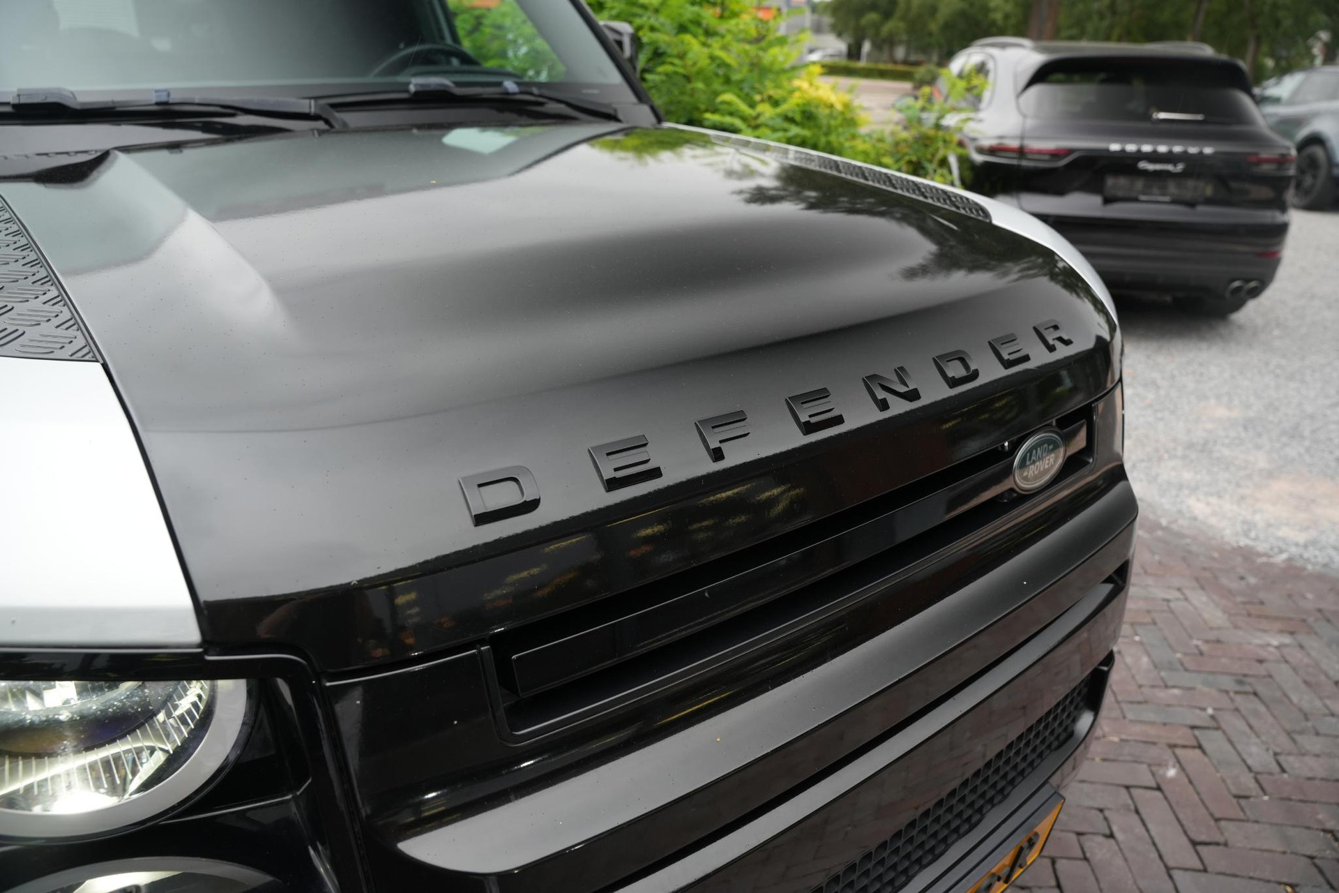 Land Rover Defender 2.0 D240 110 HSE 2020 Exterior Paint - Indus Silver (1AC) 20