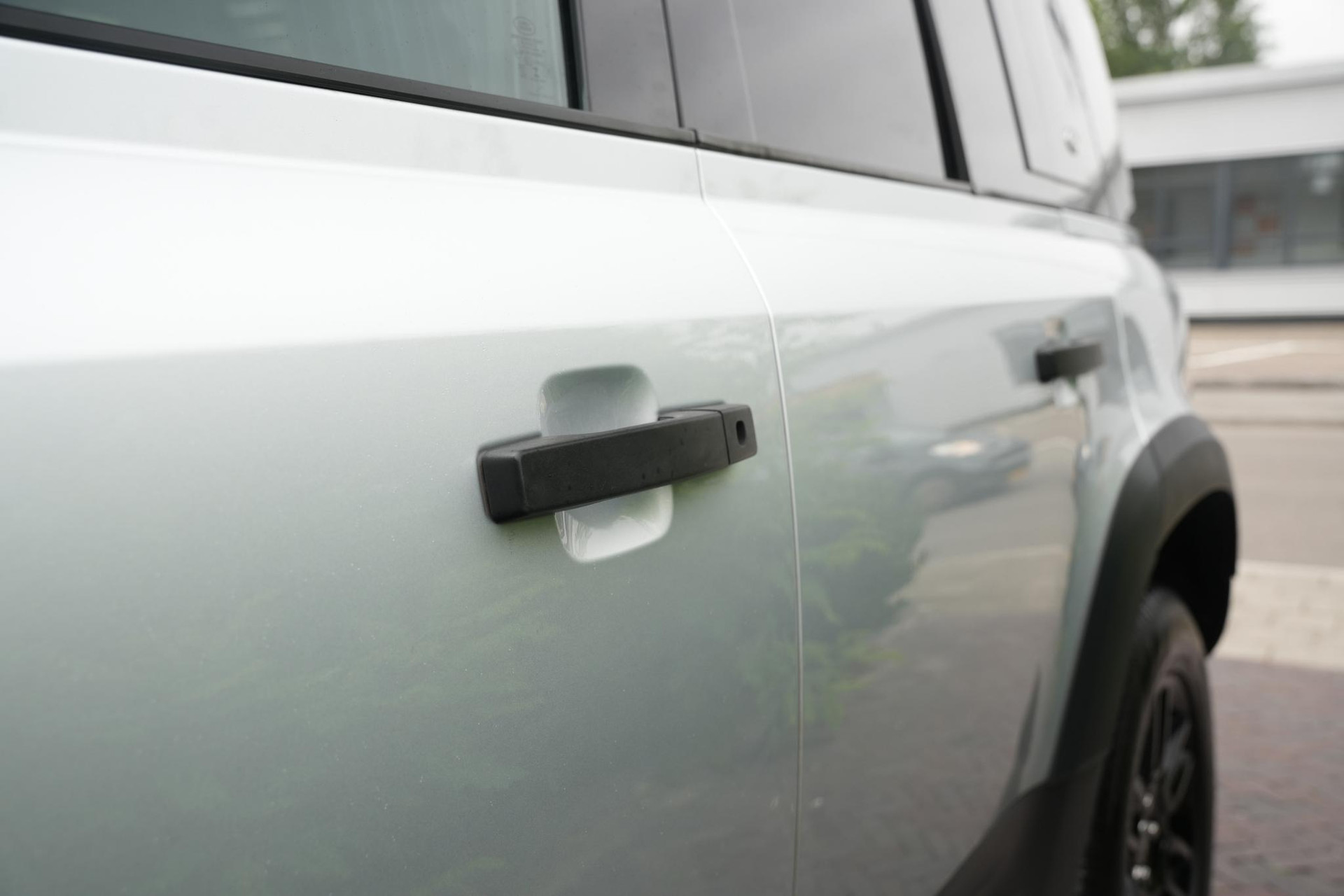 Land Rover Defender 2.0 D240 110 HSE 2020 Exterior Paint - Indus Silver (1AC) 27