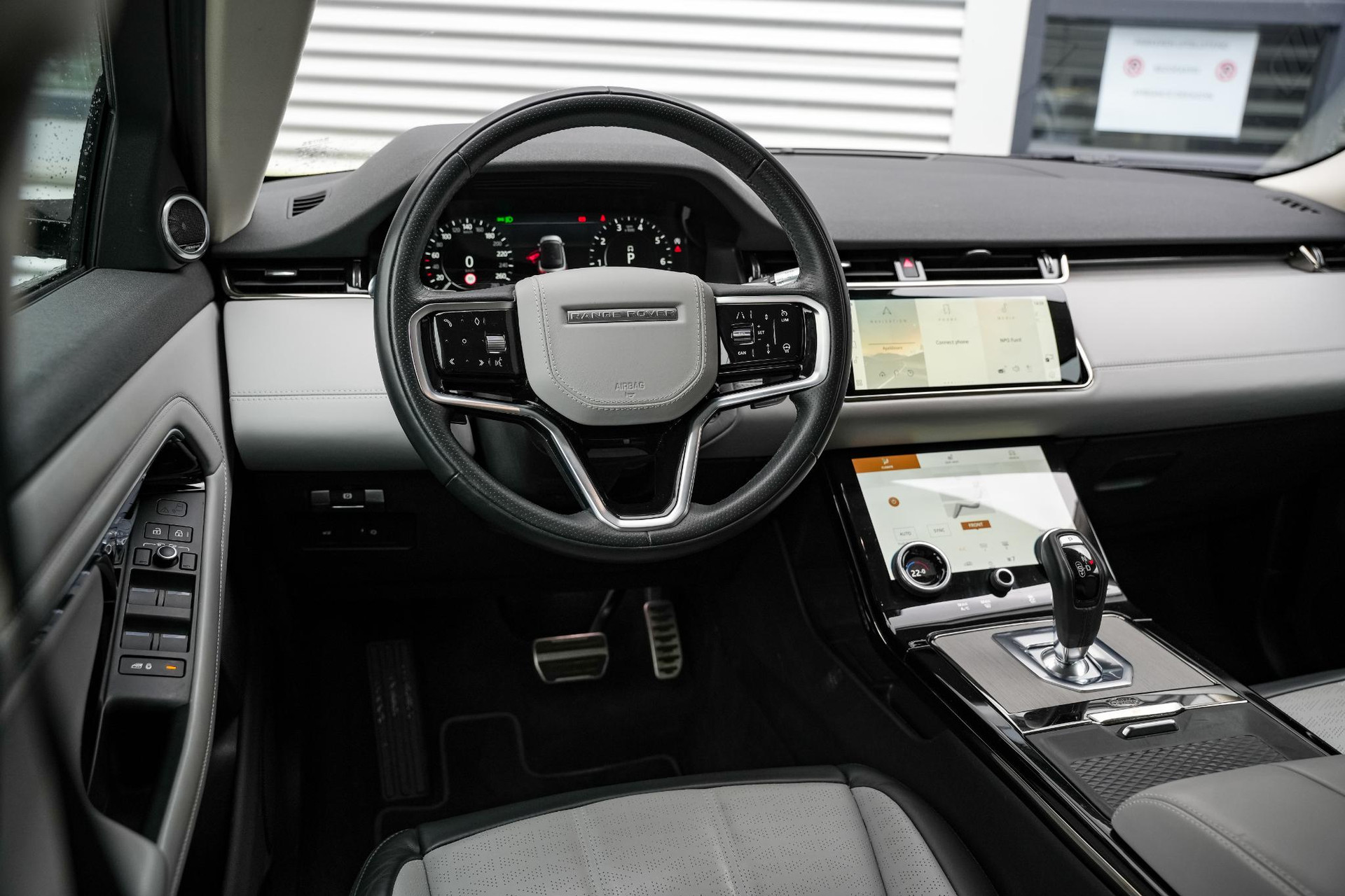 Land Rover Range Rover Evoque 2.0 P300 AWD R-Dynamic 2021 Nolita Grey 4