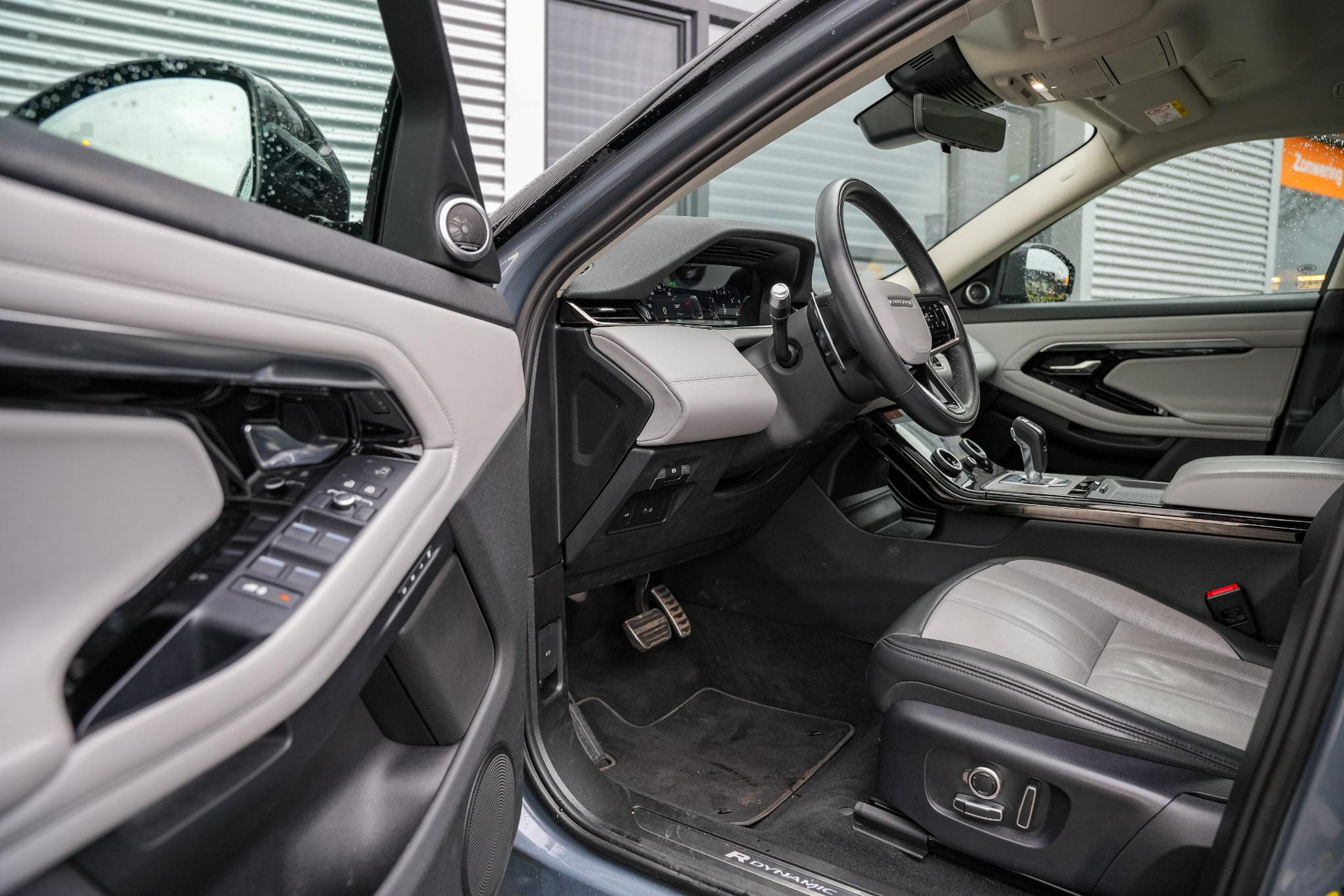 Land Rover Range Rover Evoque 2.0 P300 AWD R-Dynamic 2021 Nolita Grey 6