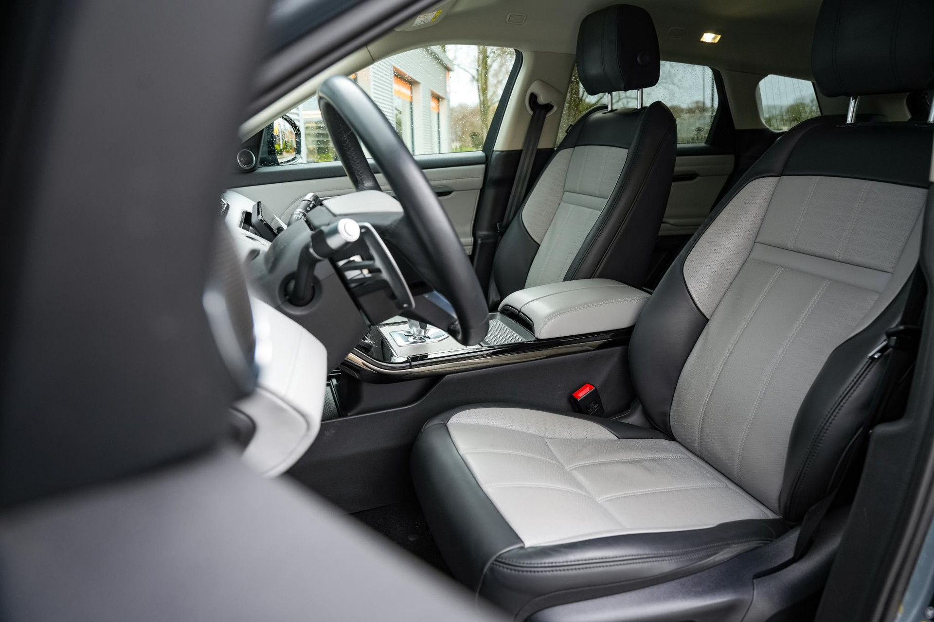 Land Rover Range Rover Evoque 2.0 P300 AWD R-Dynamic 2021 Nolita Grey 8