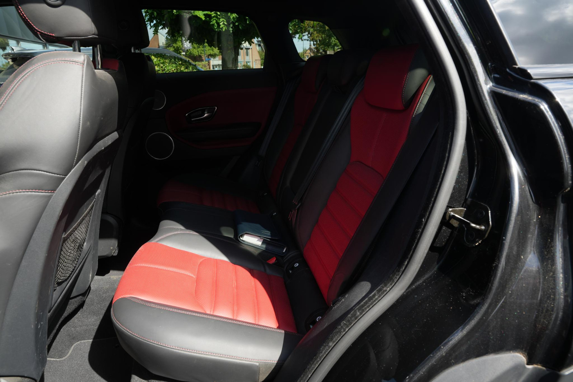 Land Rover Range Rover Evoque 2.0 Si4 HSE Dynamic 2017 Exterior Paint - Santorini Black (1AG) 20