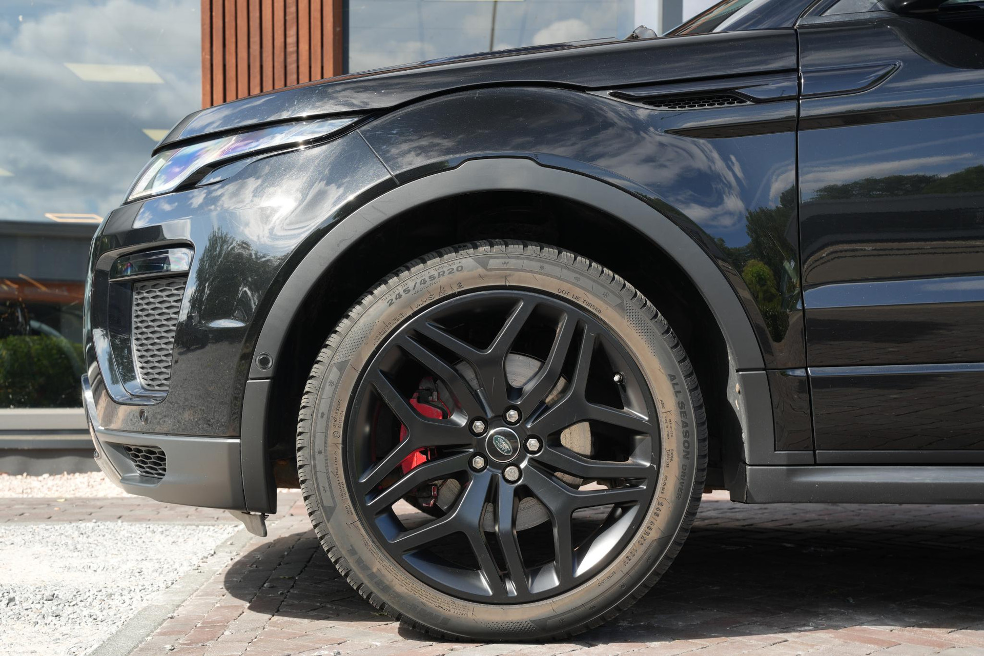 Land Rover Range Rover Evoque 2.0 Si4 HSE Dynamic 2017 Exterior Paint - Santorini Black (1AG) 9