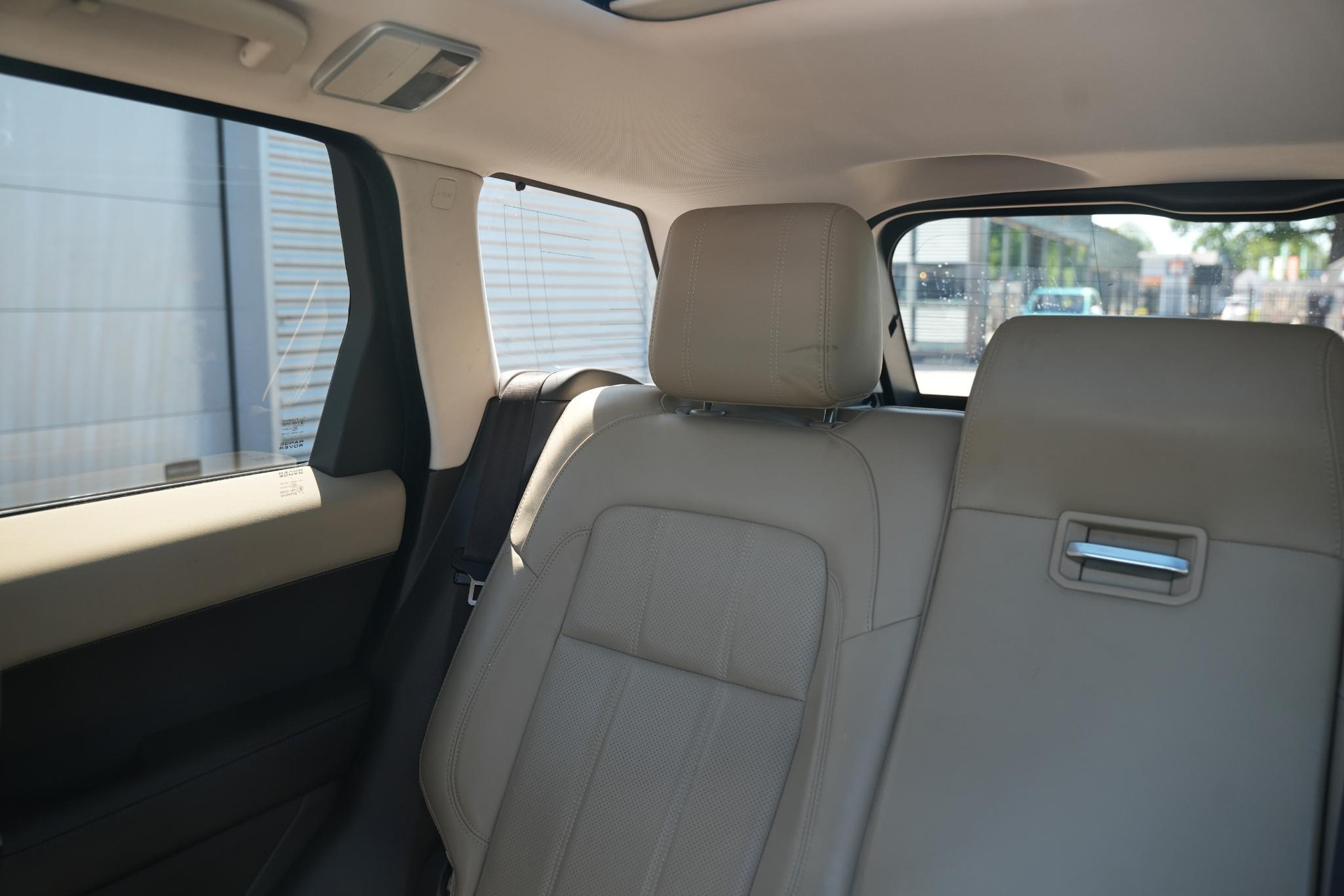 Land Rover Range Rover Sport 2.0 P400e HSE Dynamic 2019 Exterior Paint - Firenze (1AF) 28