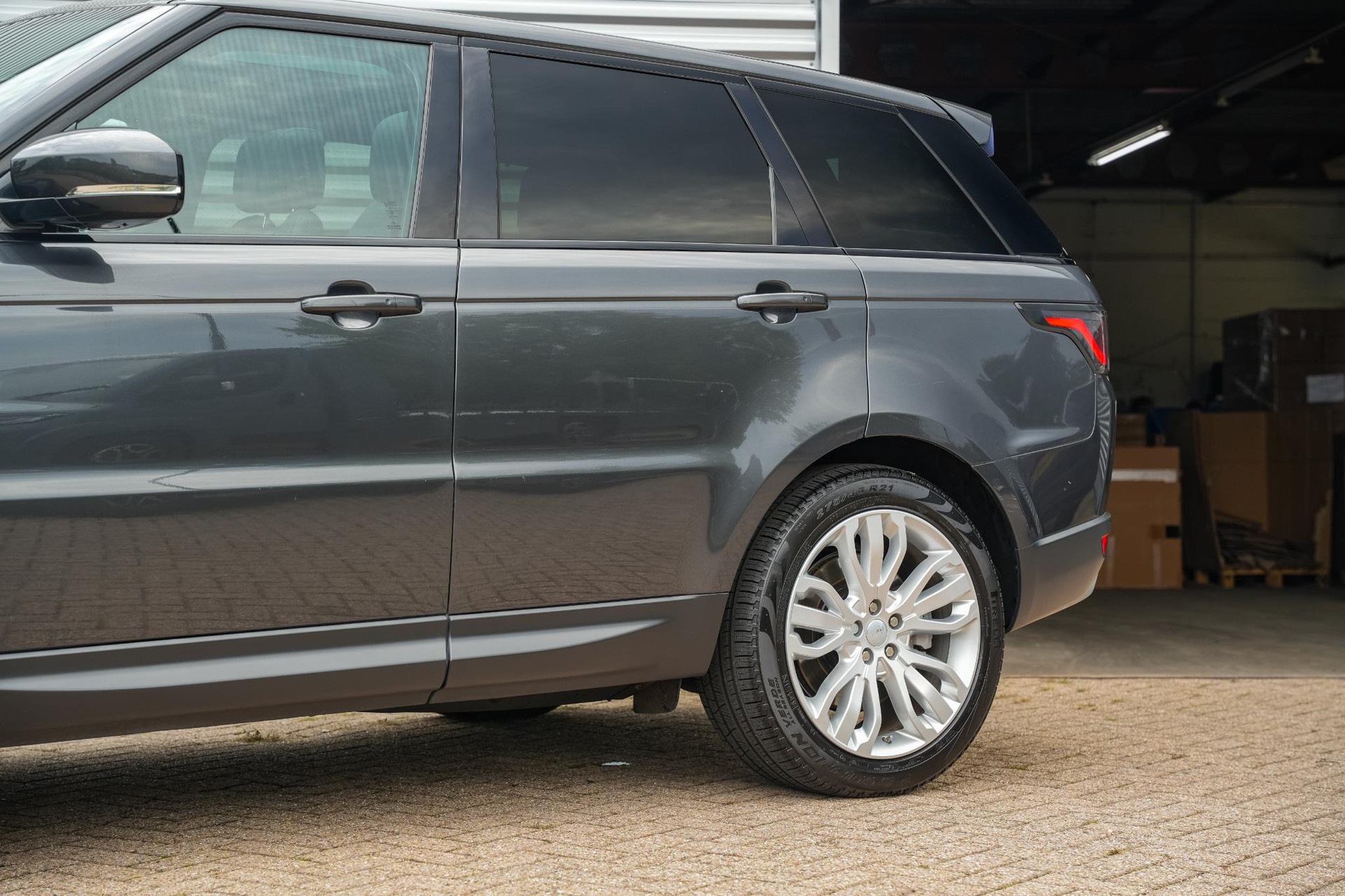 Land Rover Range Rover Sport 2.0 P400e SE 2019 Storm Grey (1AU) 29