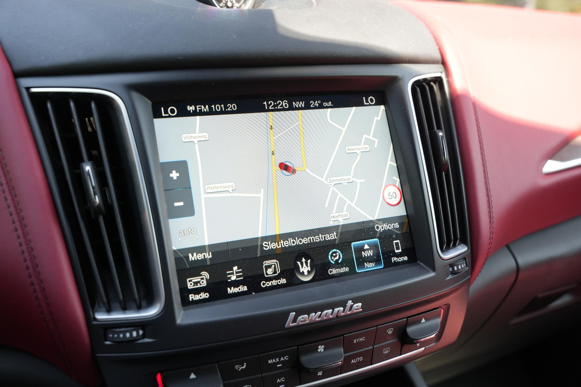 Maserati Levante 3.0 V6 D AWD GranLusso 2017  24