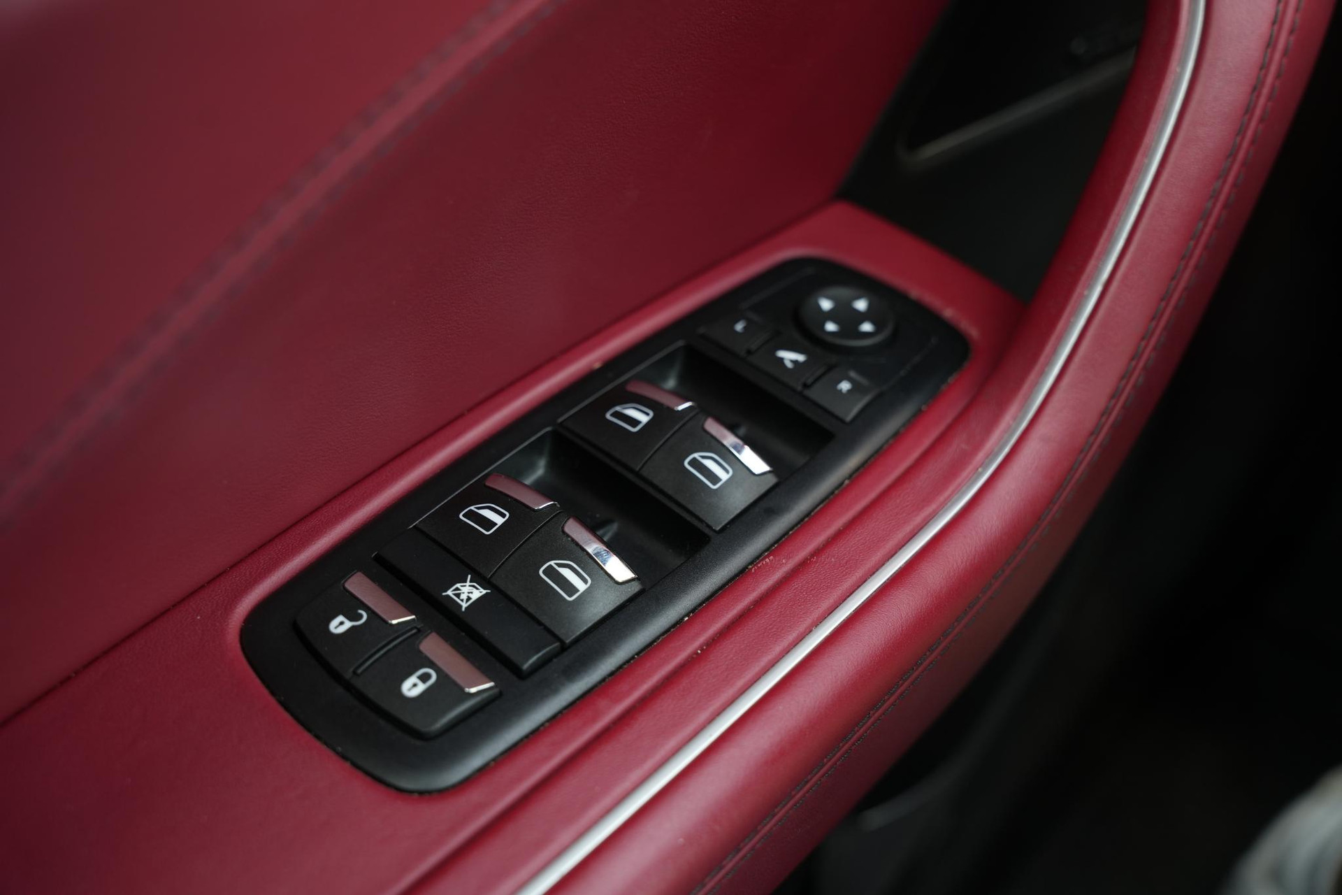 Maserati Levante 3.0 V6 D AWD GranLusso 2017  32