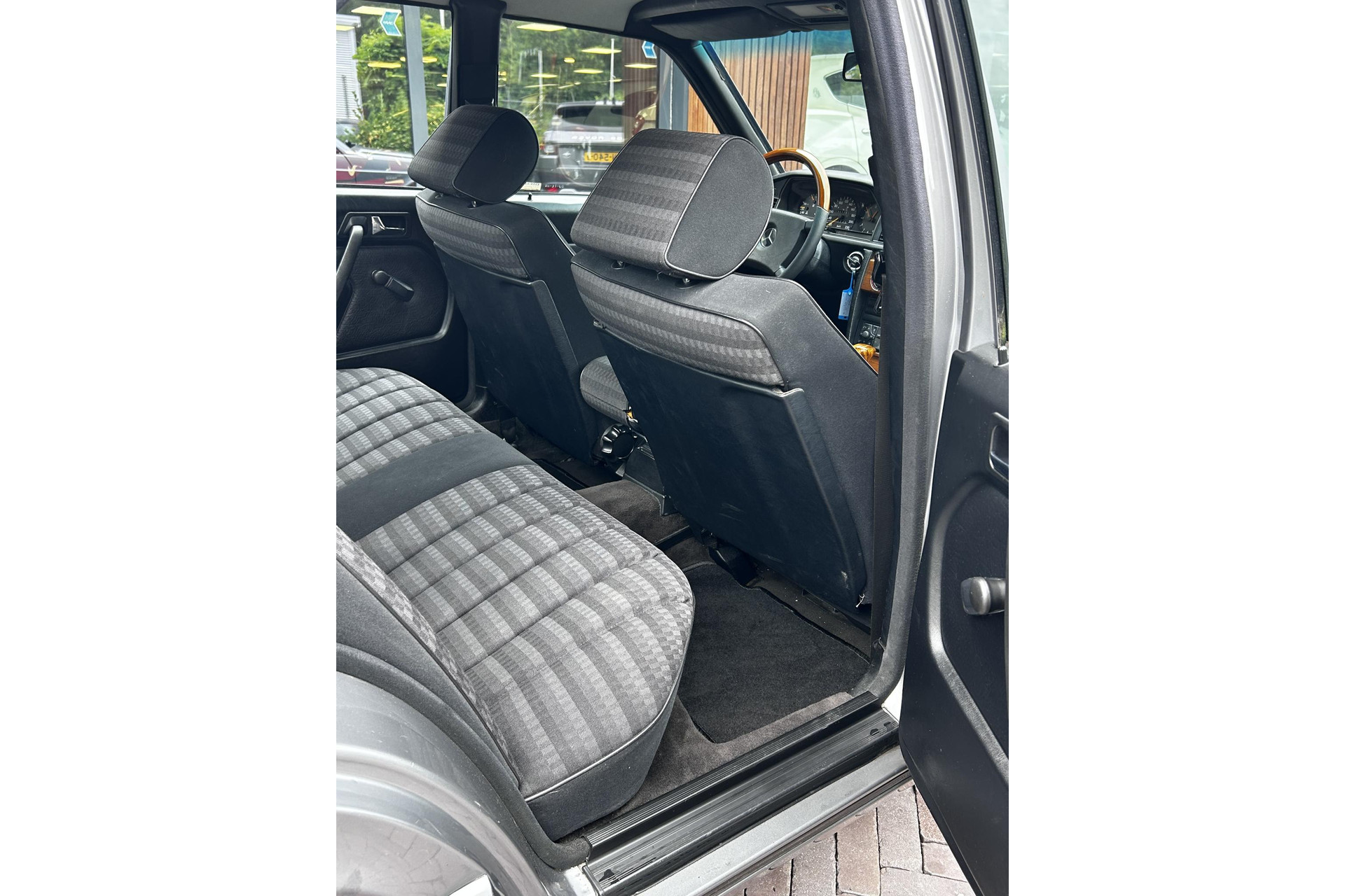 Mercedes-Benz 190 1.8 E Basic 1992  12