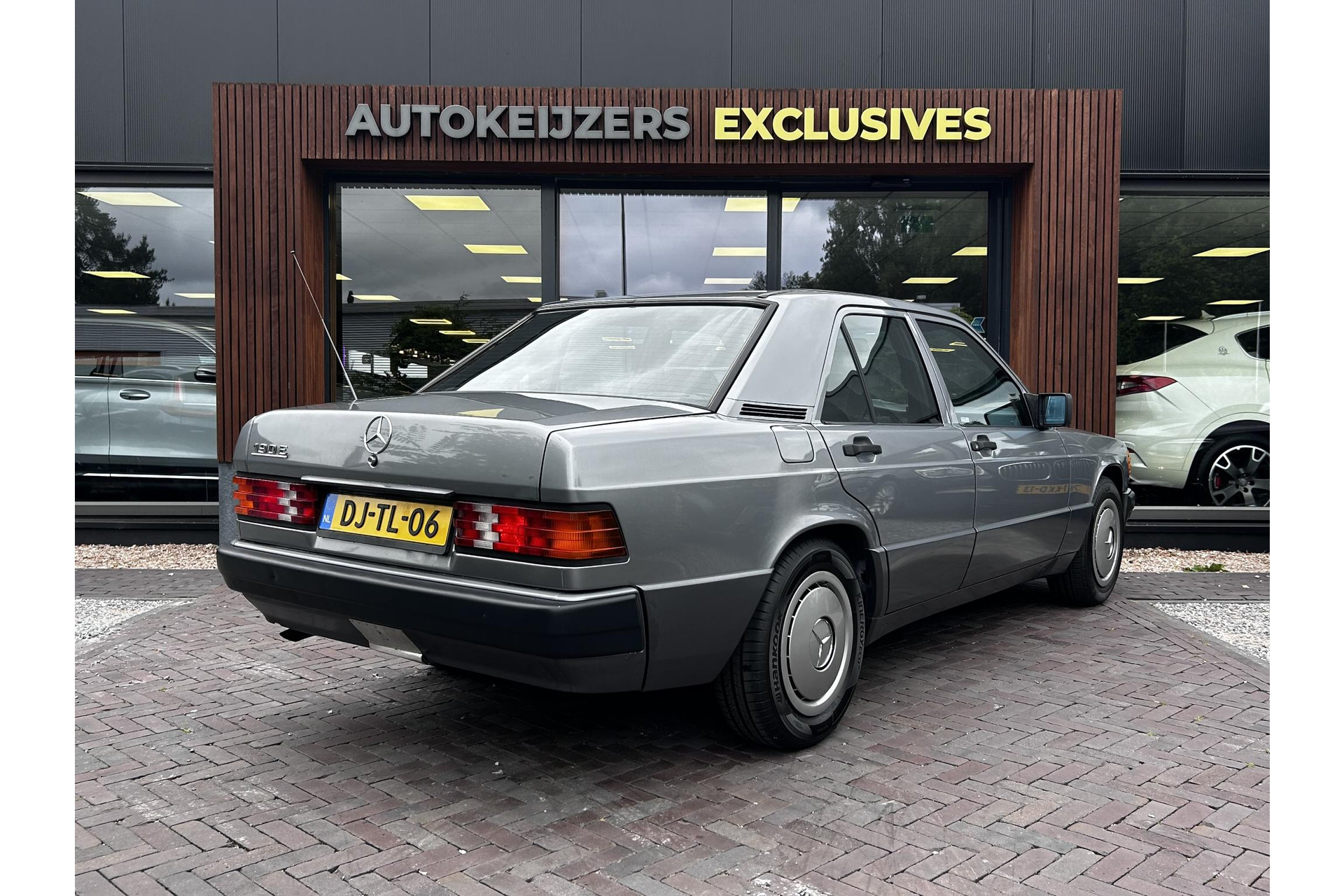 Mercedes-Benz 190 1.8 E Basic 1992  13