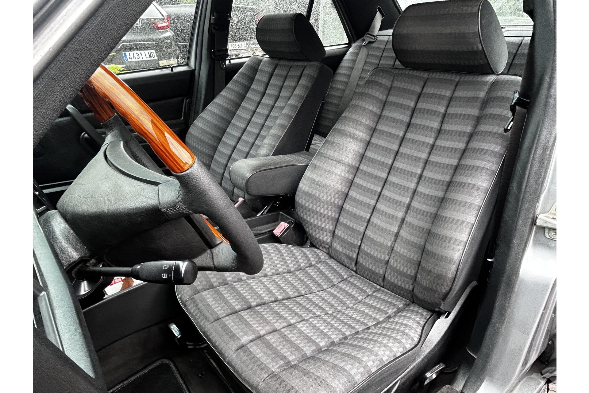 Mercedes-Benz 190 1.8 E Basic 1992  16