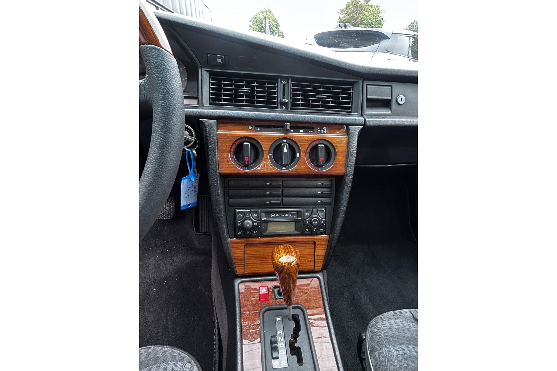 Mercedes-Benz 190 1.8 E Basic 1992  4