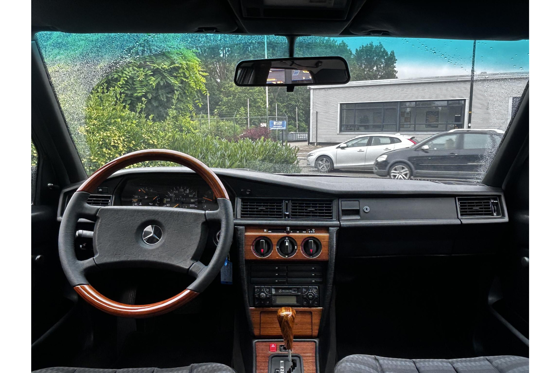 Mercedes-Benz 190 1.8 E Basic 1992  6