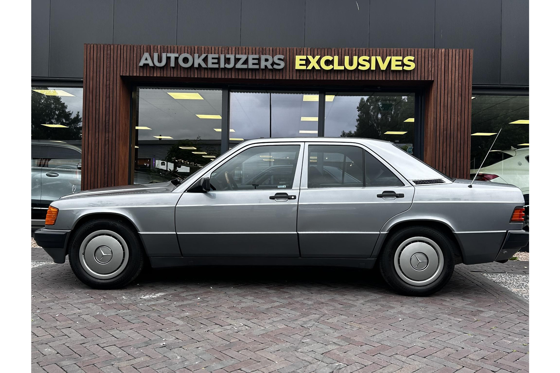 Mercedes-Benz 190 1.8 E Basic 1992  7
