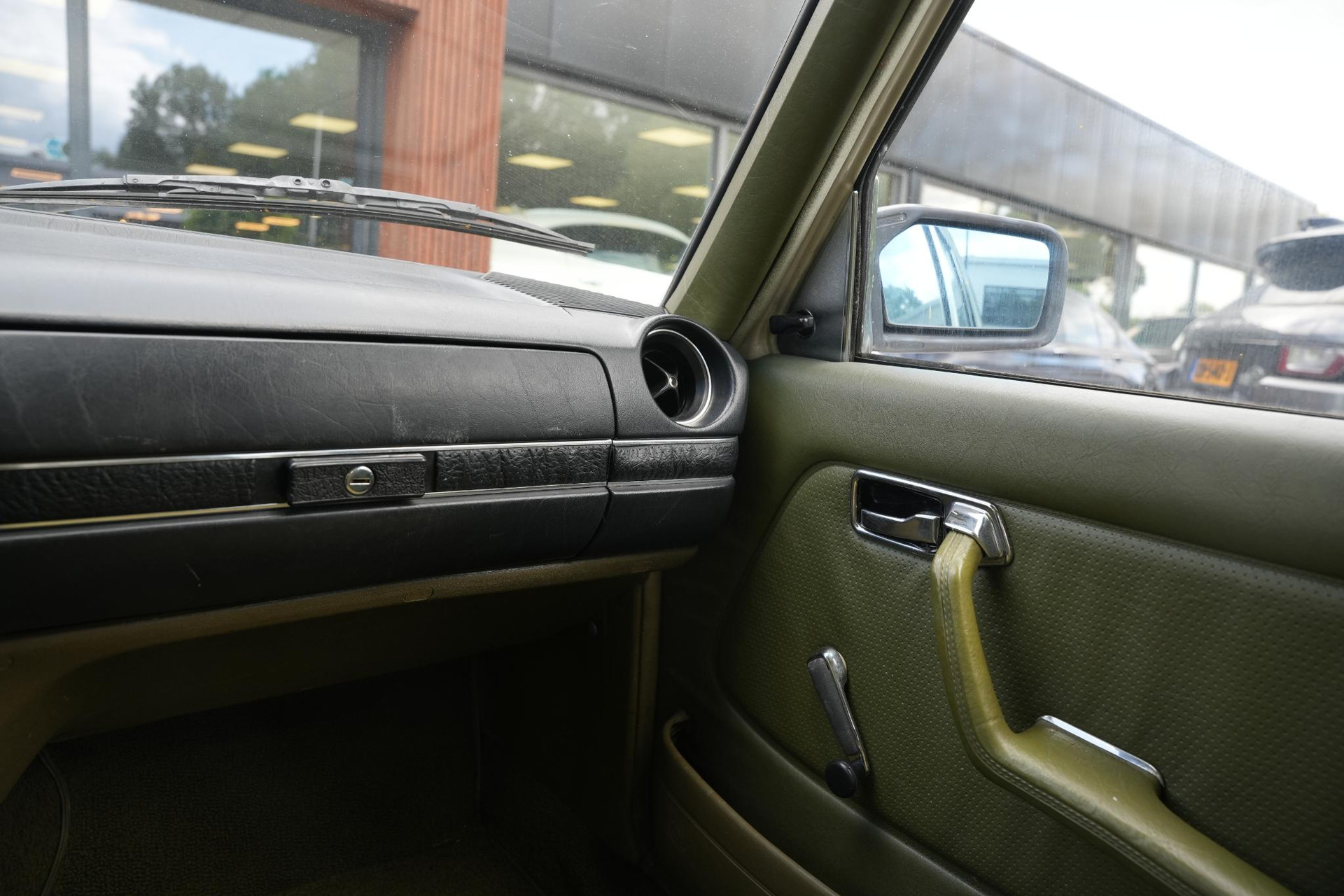 Mercedes-Benz 200-280 (W123) 200 1982  20