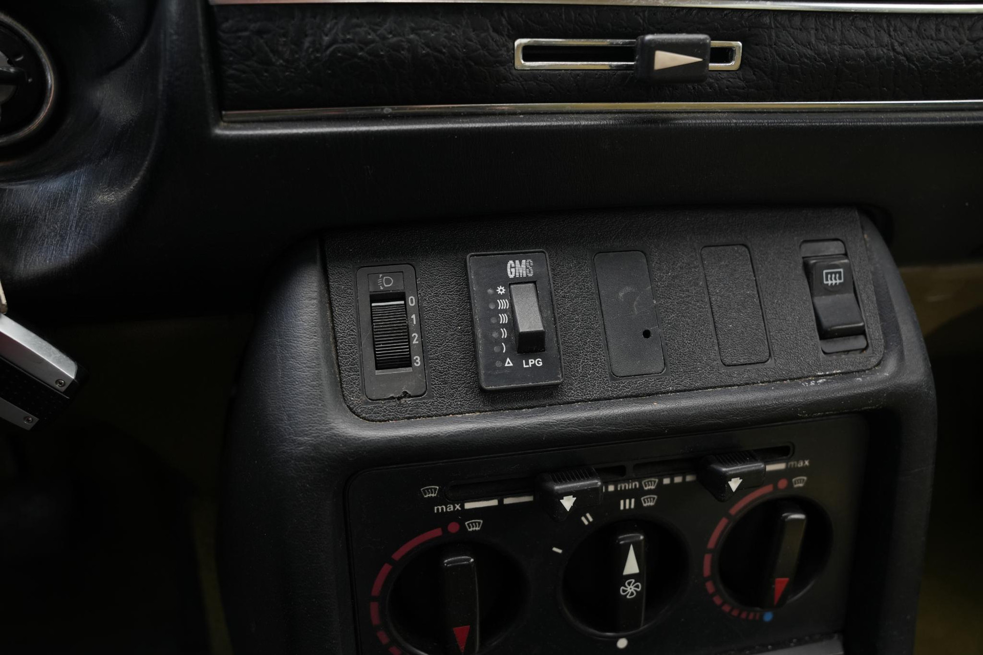 Mercedes-Benz 200-280 (W123) 200 1982  22