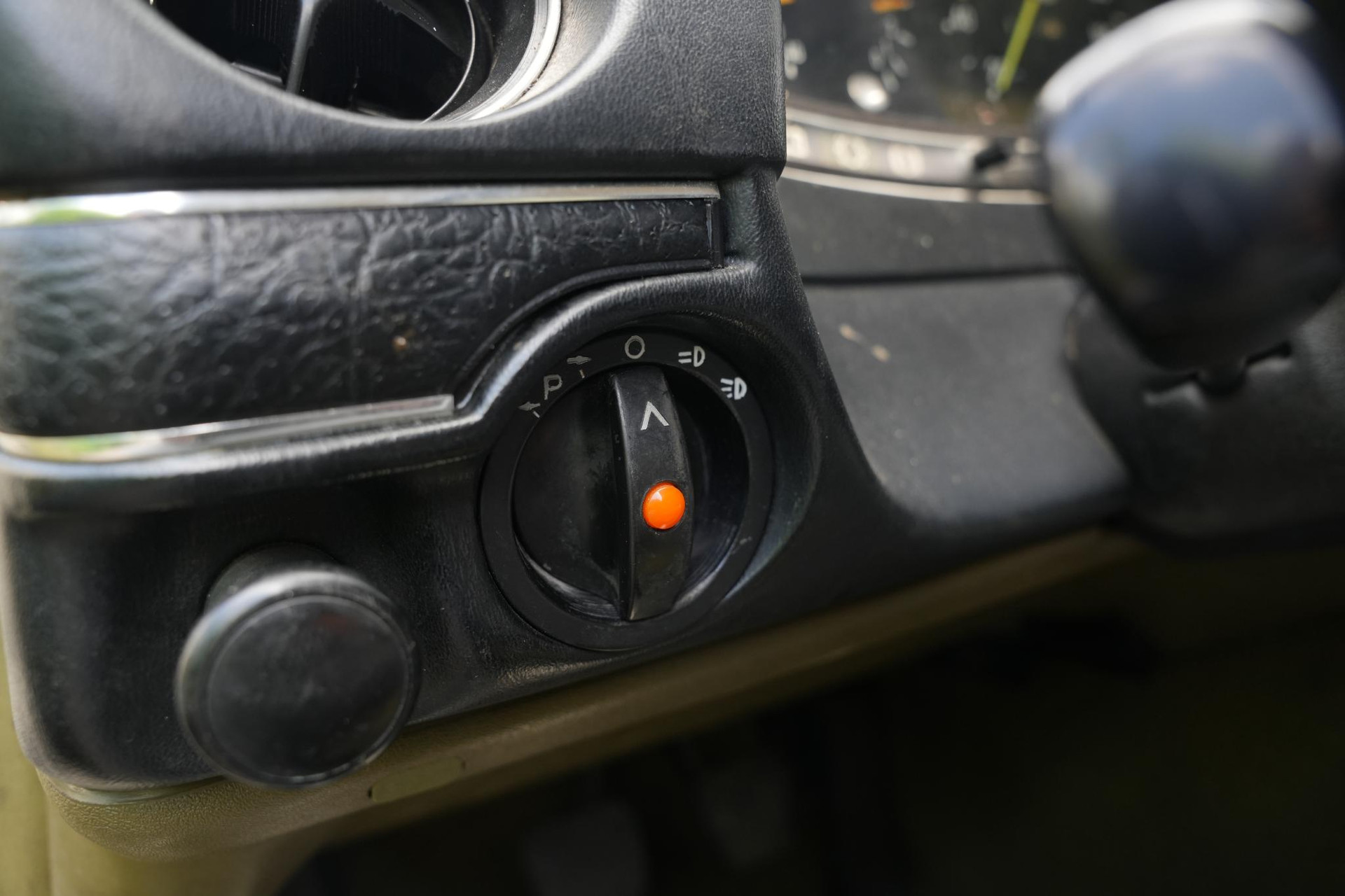 Mercedes-Benz 200-280 (W123) 200 1982  28