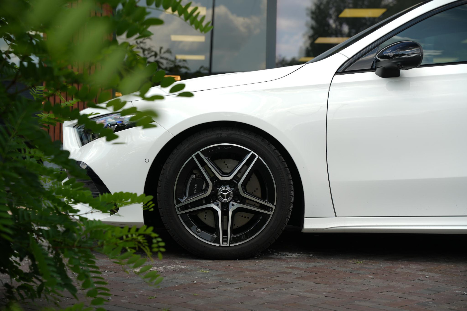 Mercedes-Benz A-Klasse 250 4MATIC AMG Line 2025 POLAR WHITE - STANDARD FINISH (149U) 5