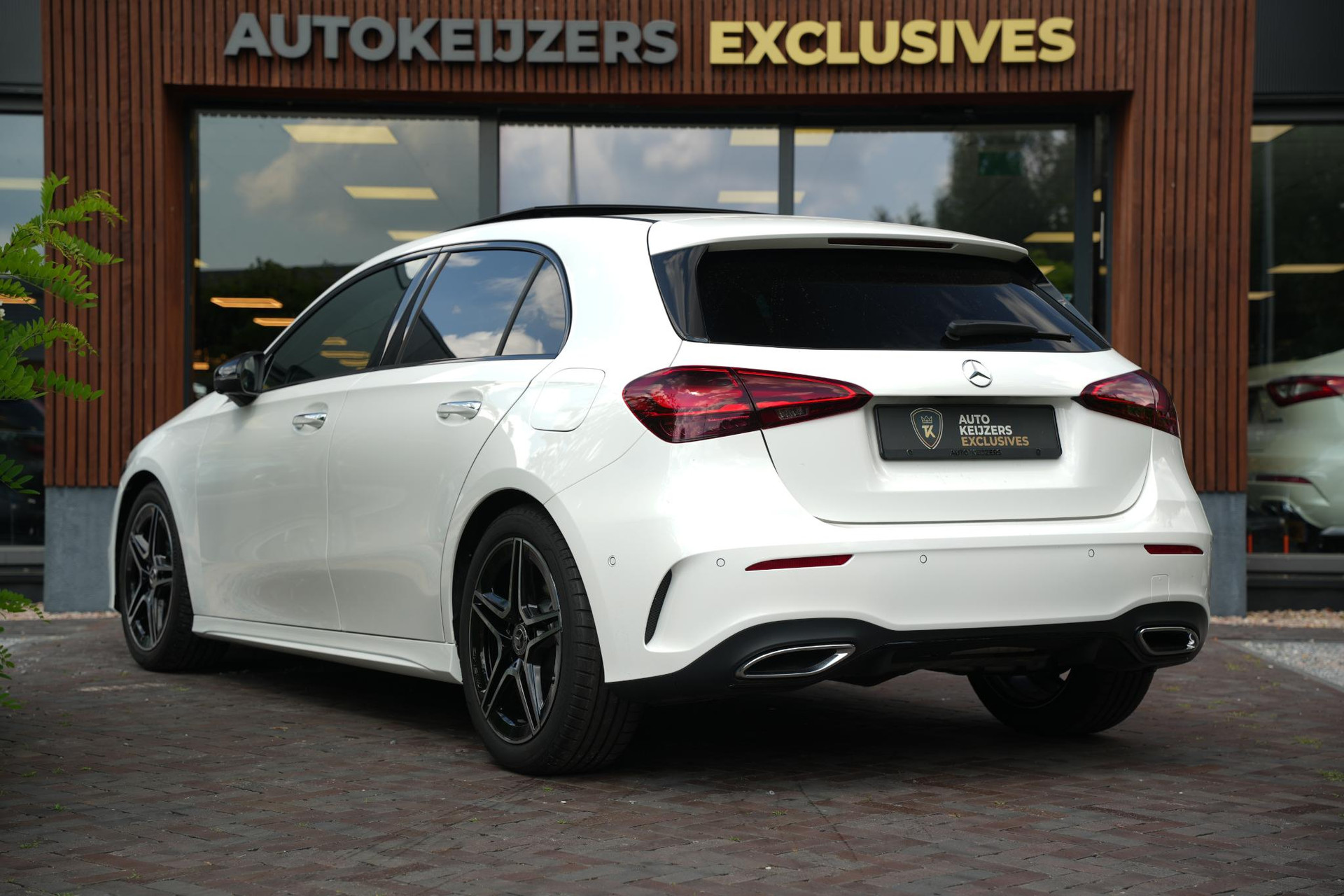 Mercedes-Benz A-Klasse 250 4MATIC AMG Line 2025 POLAR WHITE - STANDARD FINISH (149U) 6