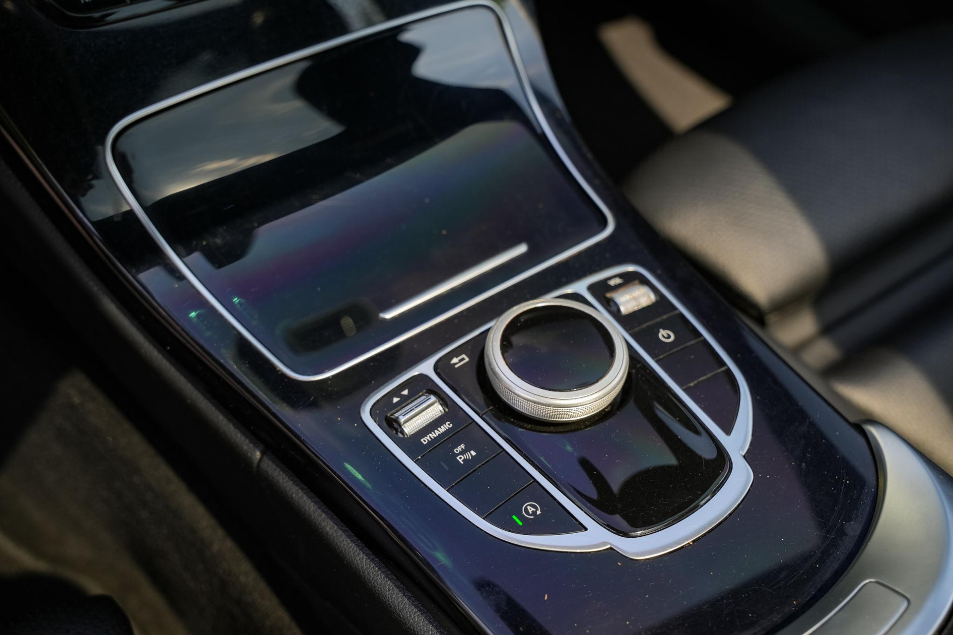 Mercedes-Benz C-Klasse 180 Business Solution AMG 2018 CAVANSITE BLUE METALLIC FINISH (890U) 16