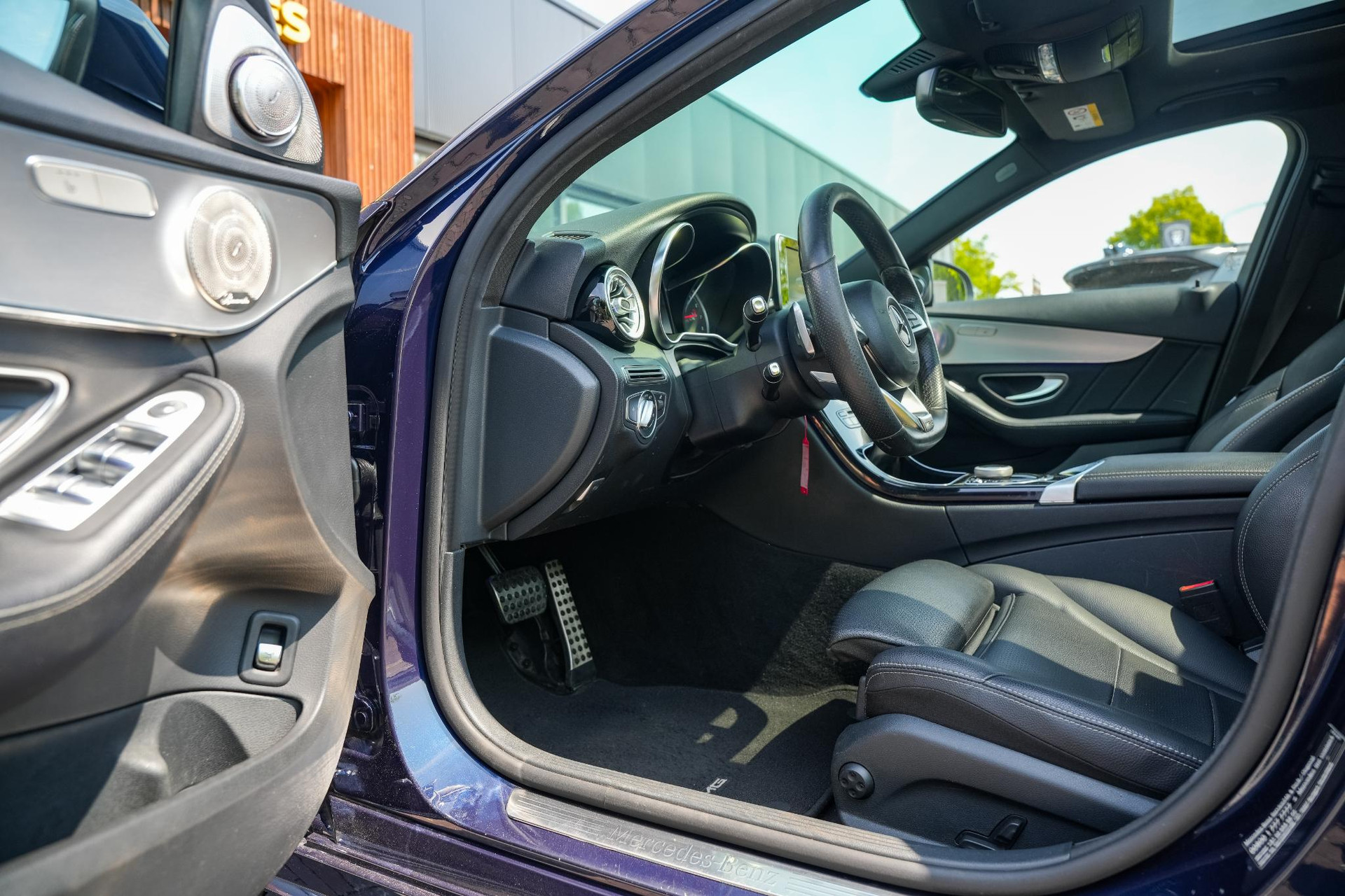 Mercedes-Benz C-Klasse 180 Business Solution AMG 2018 CAVANSITE BLUE METALLIC FINISH (890U) 6