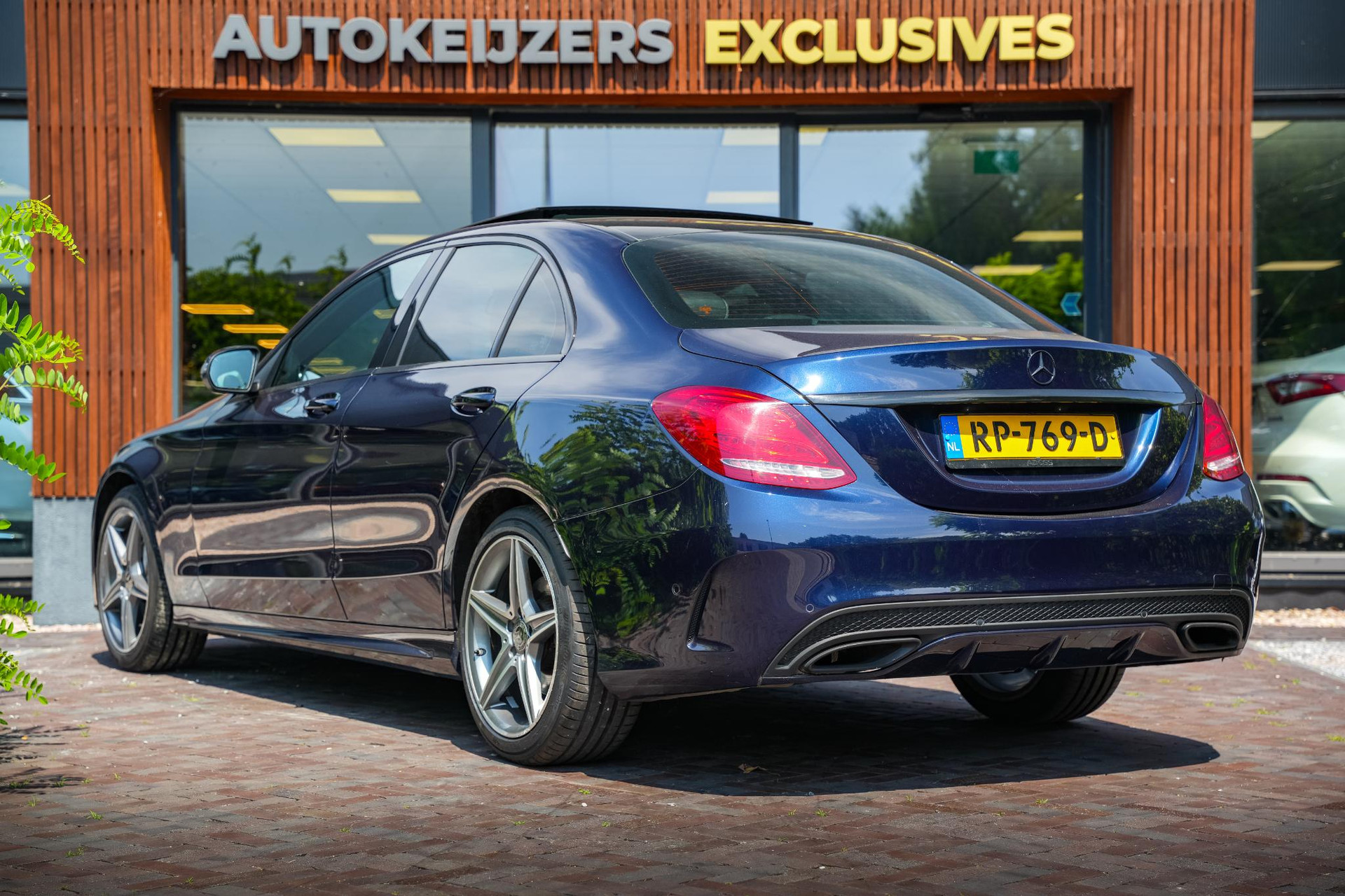Mercedes-Benz C-Klasse 180 Business Solution AMG 2018 CAVANSITE BLUE METALLIC FINISH (890U) 7
