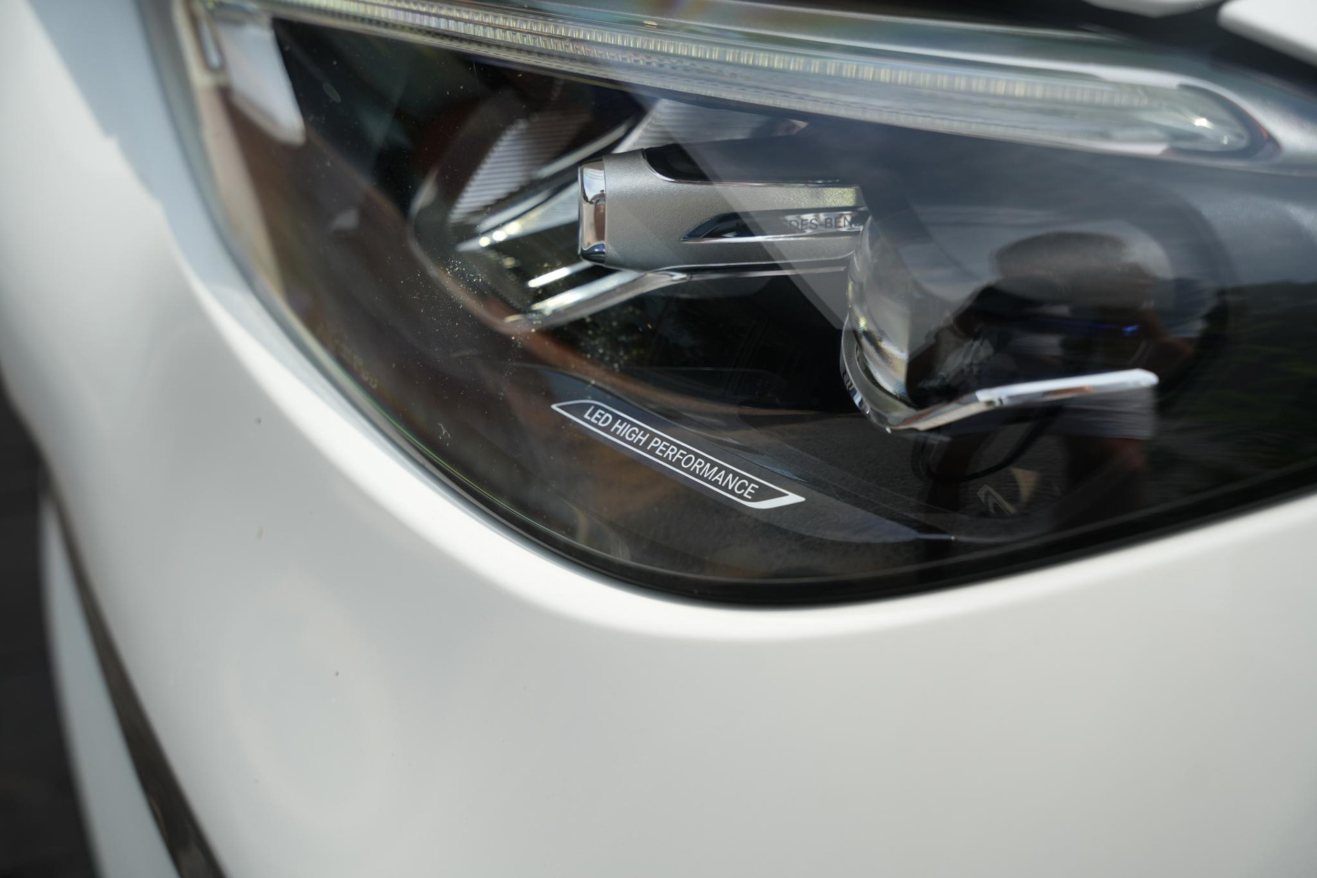 Mercedes-Benz C-Klasse 300 e AMG Line Limited 2022 Opalite white - Metallic finish (885U) 26