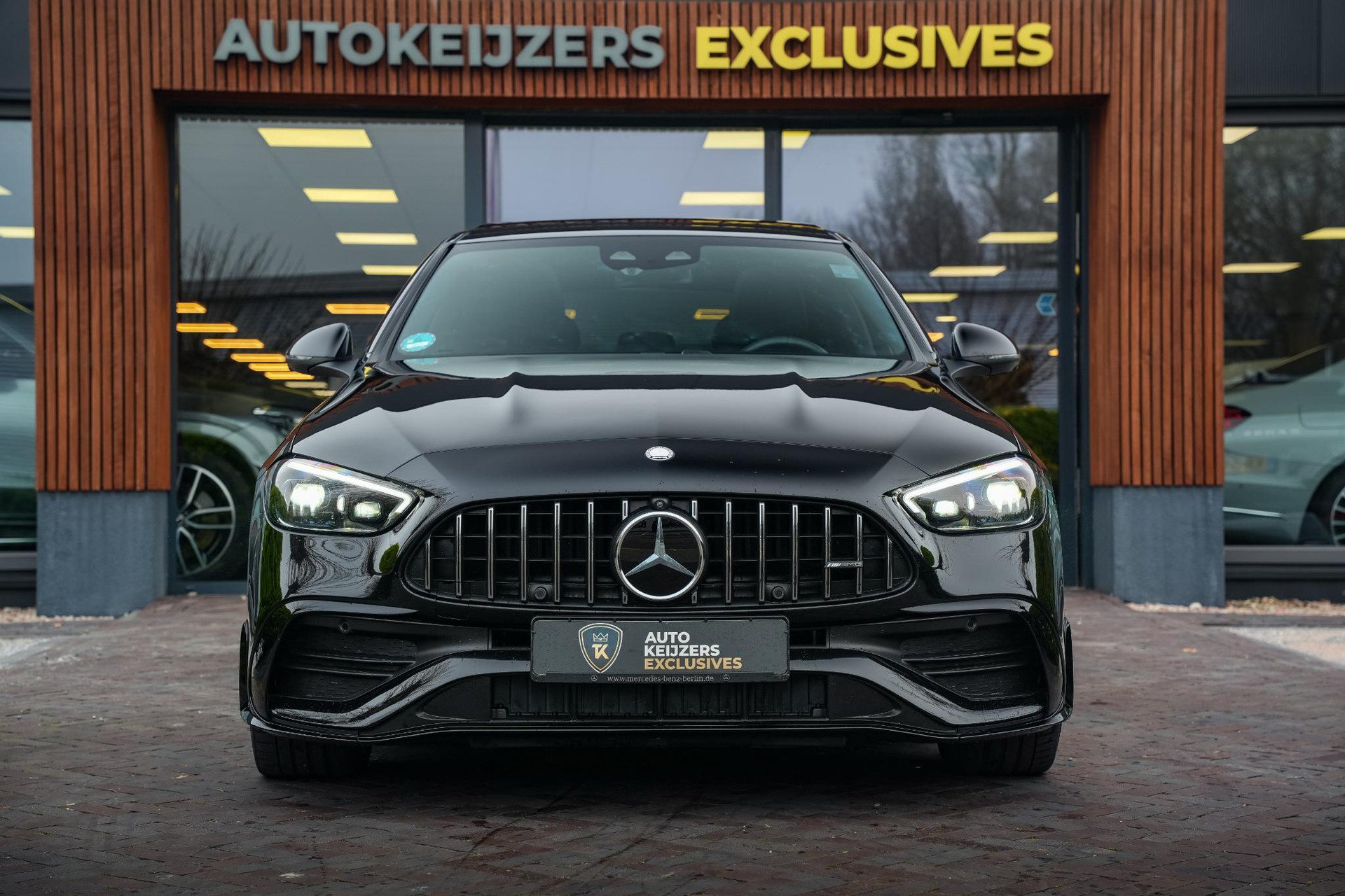 Mercedes-Benz C-Klasse AMG 43 4MATIC 2024 Obsidian black - metallic finish (197U) 2