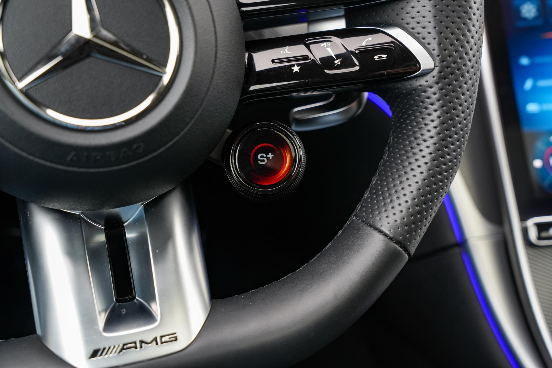 Mercedes-Benz C-Klasse AMG 43 4MATIC 2024 Obsidian black - metallic finish (197U) 20