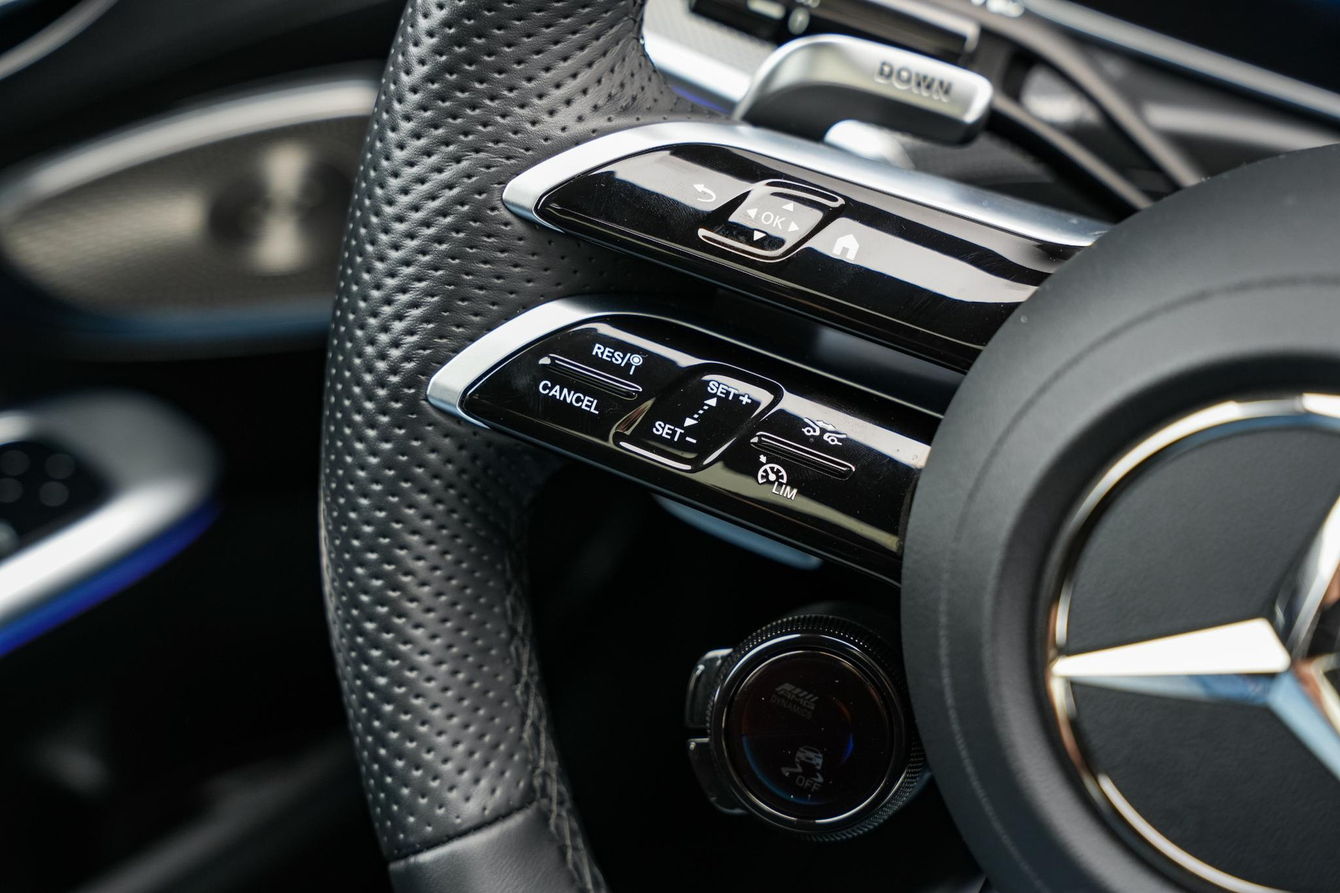 Mercedes-Benz C-Klasse AMG 43 4MATIC 2024 Obsidian black - metallic finish (197U) 21