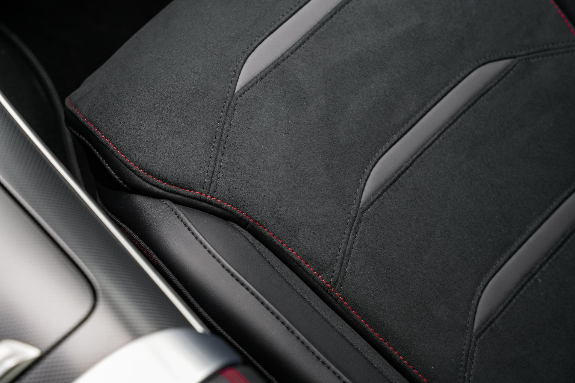 Mercedes-Benz C-Klasse AMG 43 4MATIC 2024 Obsidian black - metallic finish (197U) 27