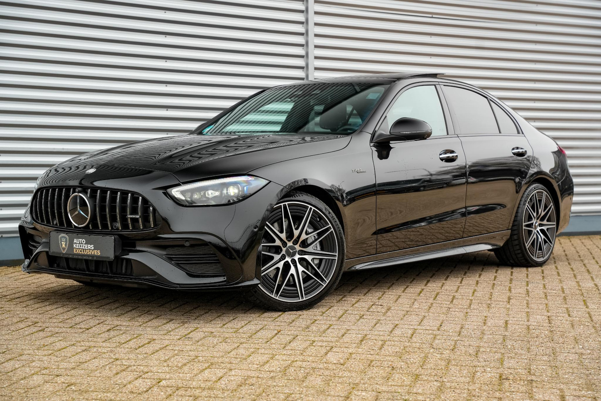 Mercedes-Benz C-Klasse AMG 43 4MATIC 2024 Obsidian black - metallic finish (197U) 37