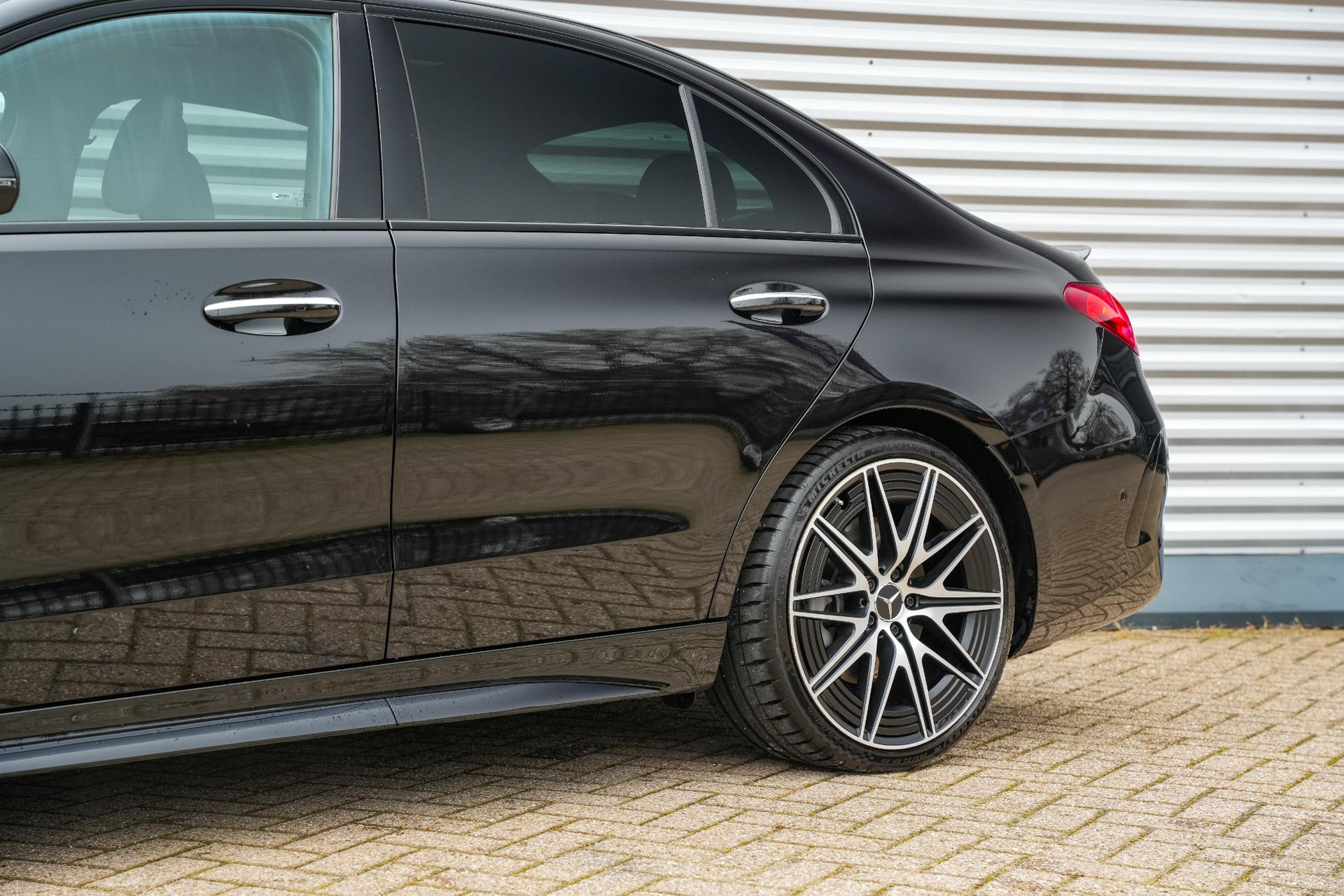Mercedes-Benz C-Klasse AMG 43 4MATIC 2024 Obsidian black - metallic finish (197U) 39