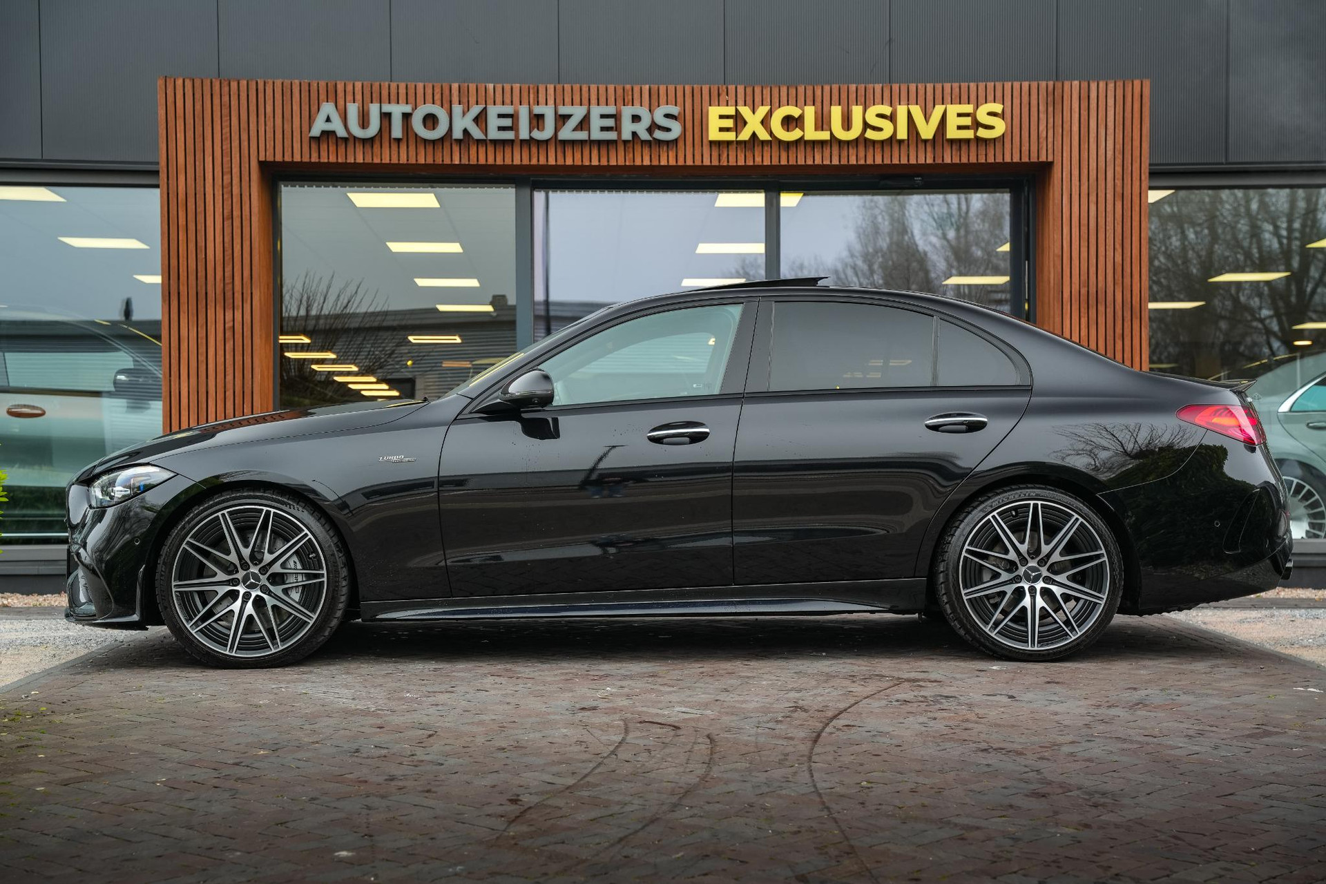 Mercedes-Benz C-Klasse AMG 43 4MATIC 2024 Obsidian black - metallic finish (197U) 4