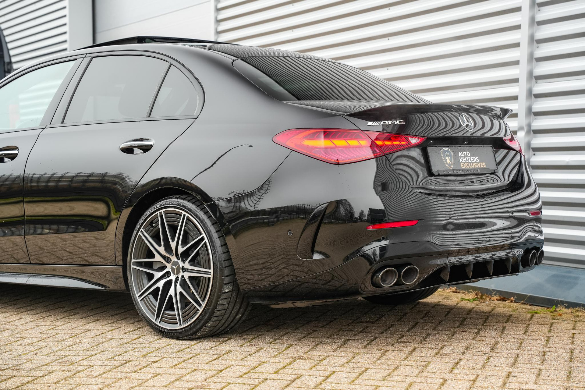 Mercedes-Benz C-Klasse AMG 43 4MATIC 2024 Obsidian black - metallic finish (197U) 40