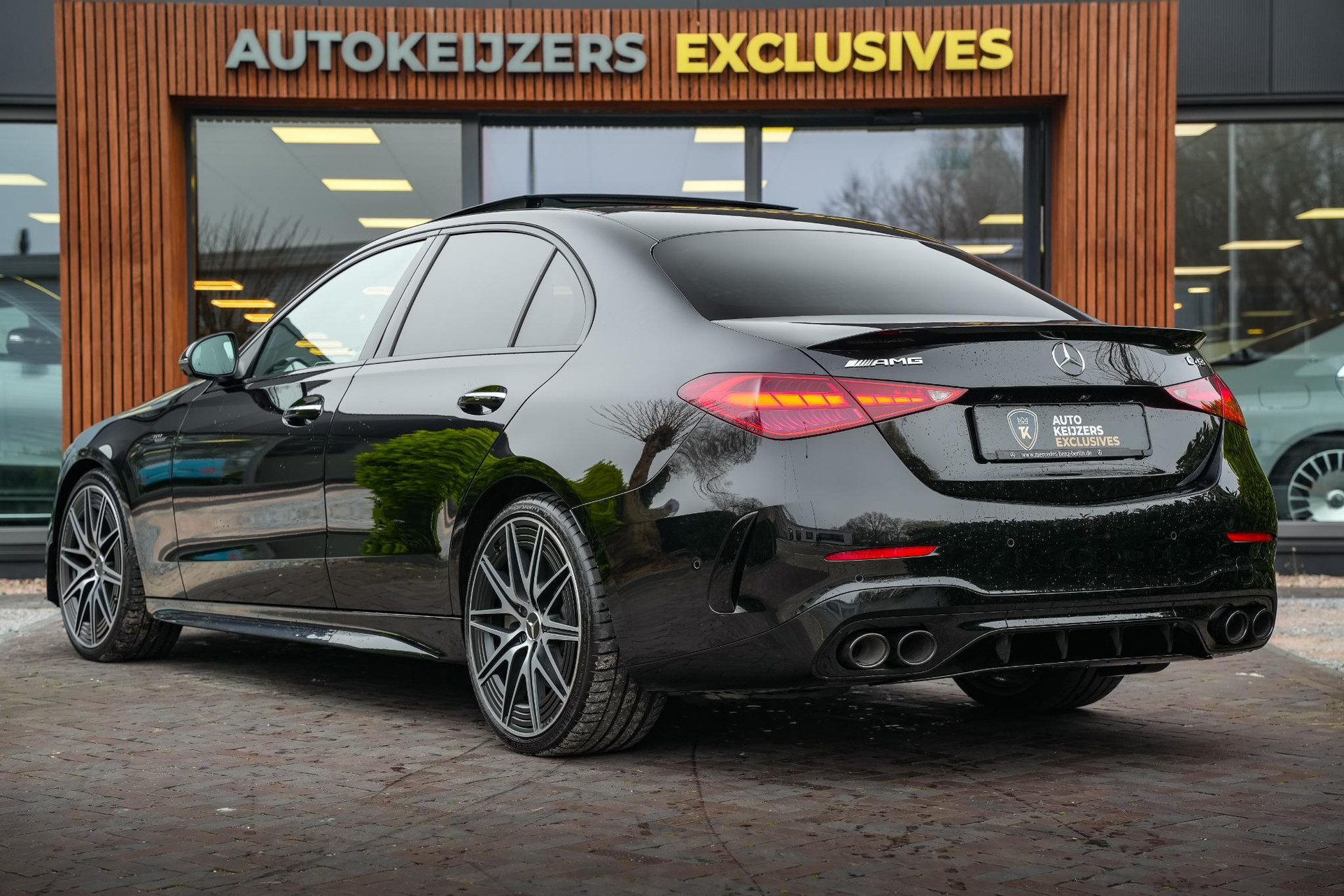 Mercedes-Benz C-Klasse AMG 43 4MATIC 2024 Obsidian black - metallic finish (197U) 6