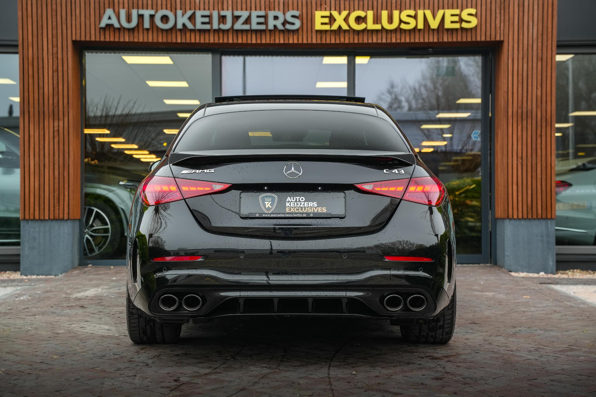 Mercedes-Benz C-Klasse AMG 43 4MATIC 2024 Obsidian black - metallic finish (197U) 7
