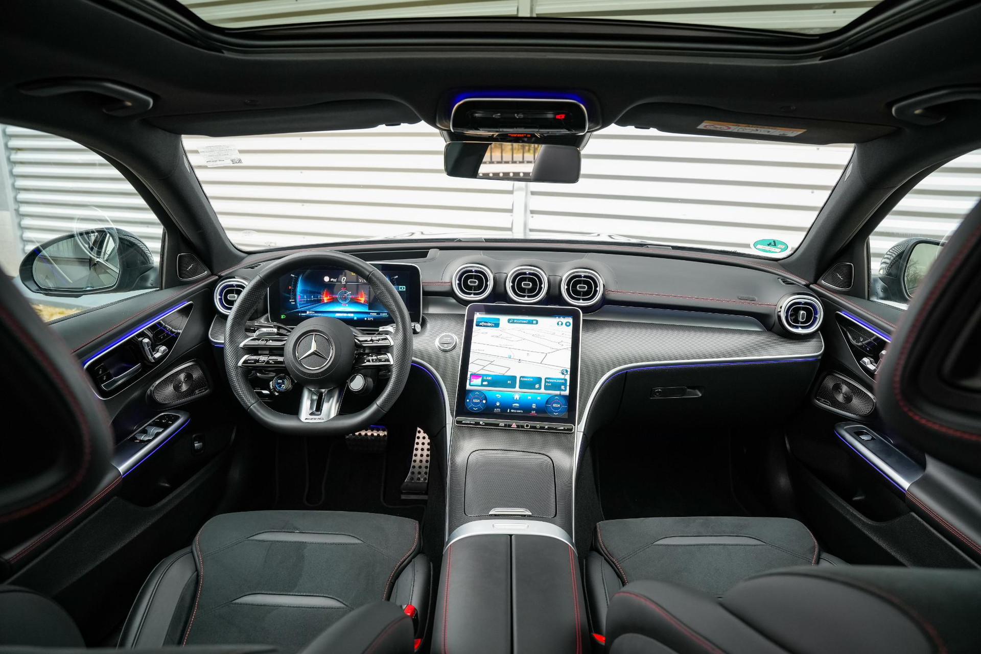 Mercedes-Benz C-Klasse AMG 43 4MATIC 2024 Obsidian black - metallic finish (197U) 9