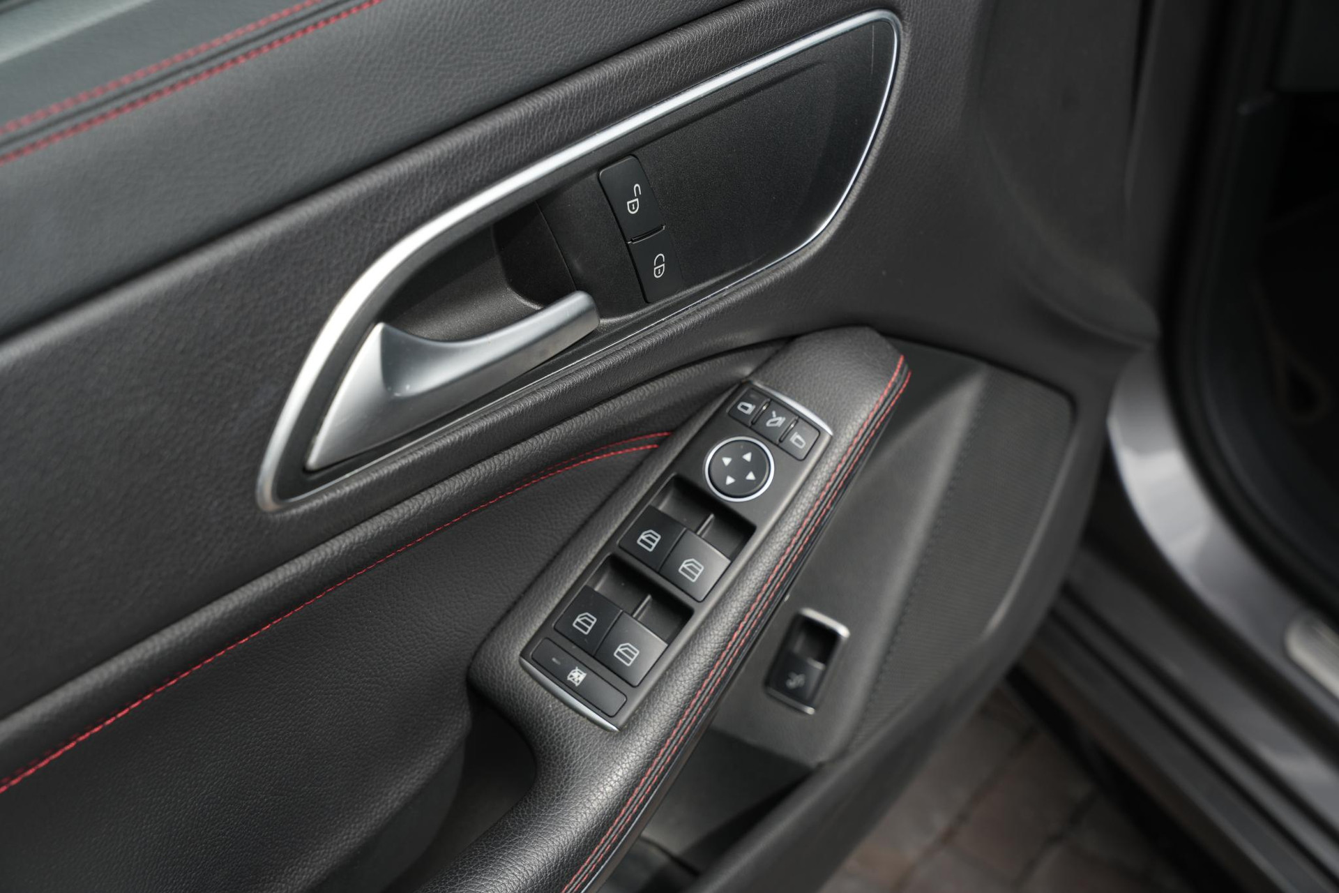 Mercedes-Benz CLA-Klasse Shooting Brake AMG 45 4MATIC 2015 MOUNTAIN GRAY - METALLICH FINISH (787U) 25