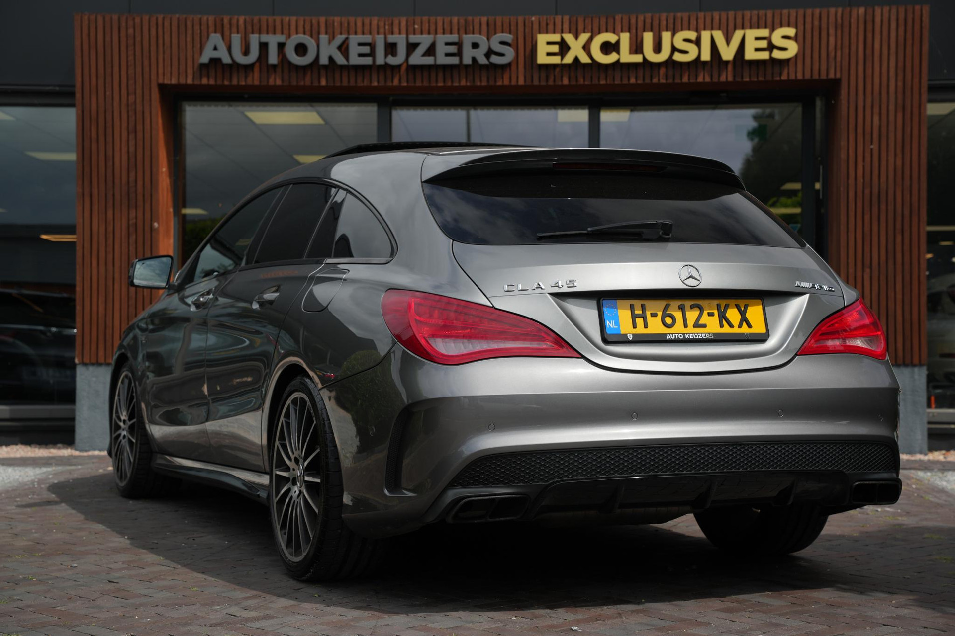 Mercedes-Benz CLA-Klasse Shooting Brake AMG 45 4MATIC 2015 MOUNTAIN GRAY - METALLICH FINISH (787U) 7
