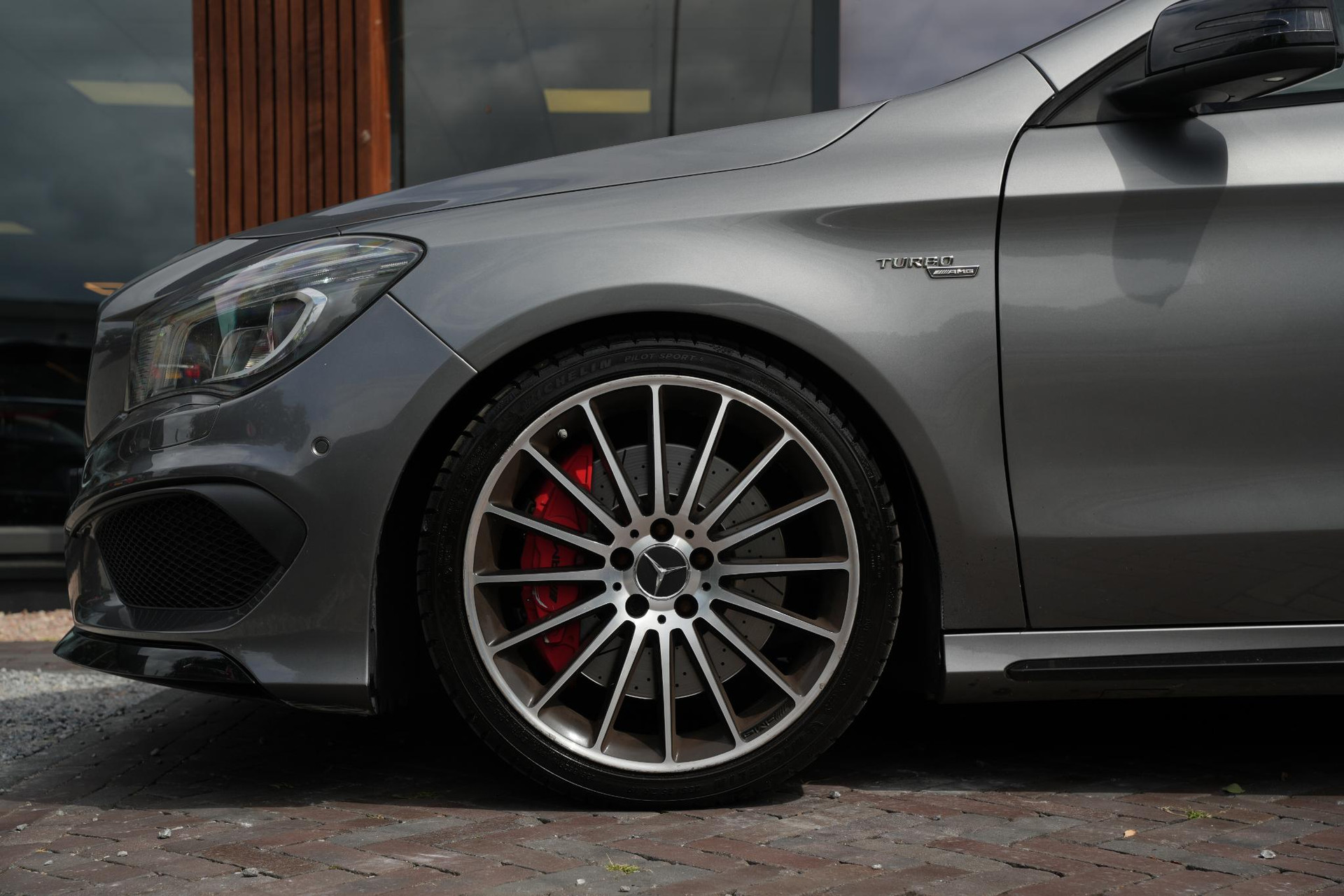 Mercedes-Benz CLA-Klasse Shooting Brake AMG 45 4MATIC 2015 MOUNTAIN GRAY - METALLICH FINISH (787U) 9