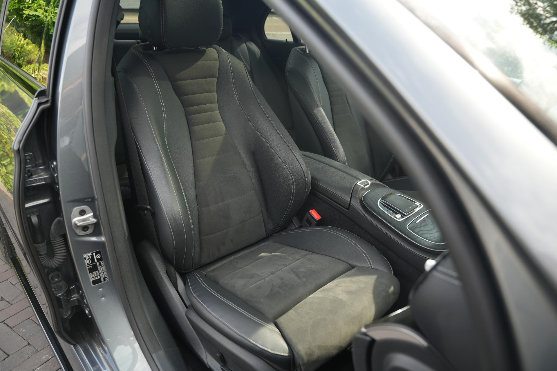 Mercedes-Benz E-Klasse 300 e AMG Line 2021 SELENITE GRAY - METALLIC FINISH (992U) 18