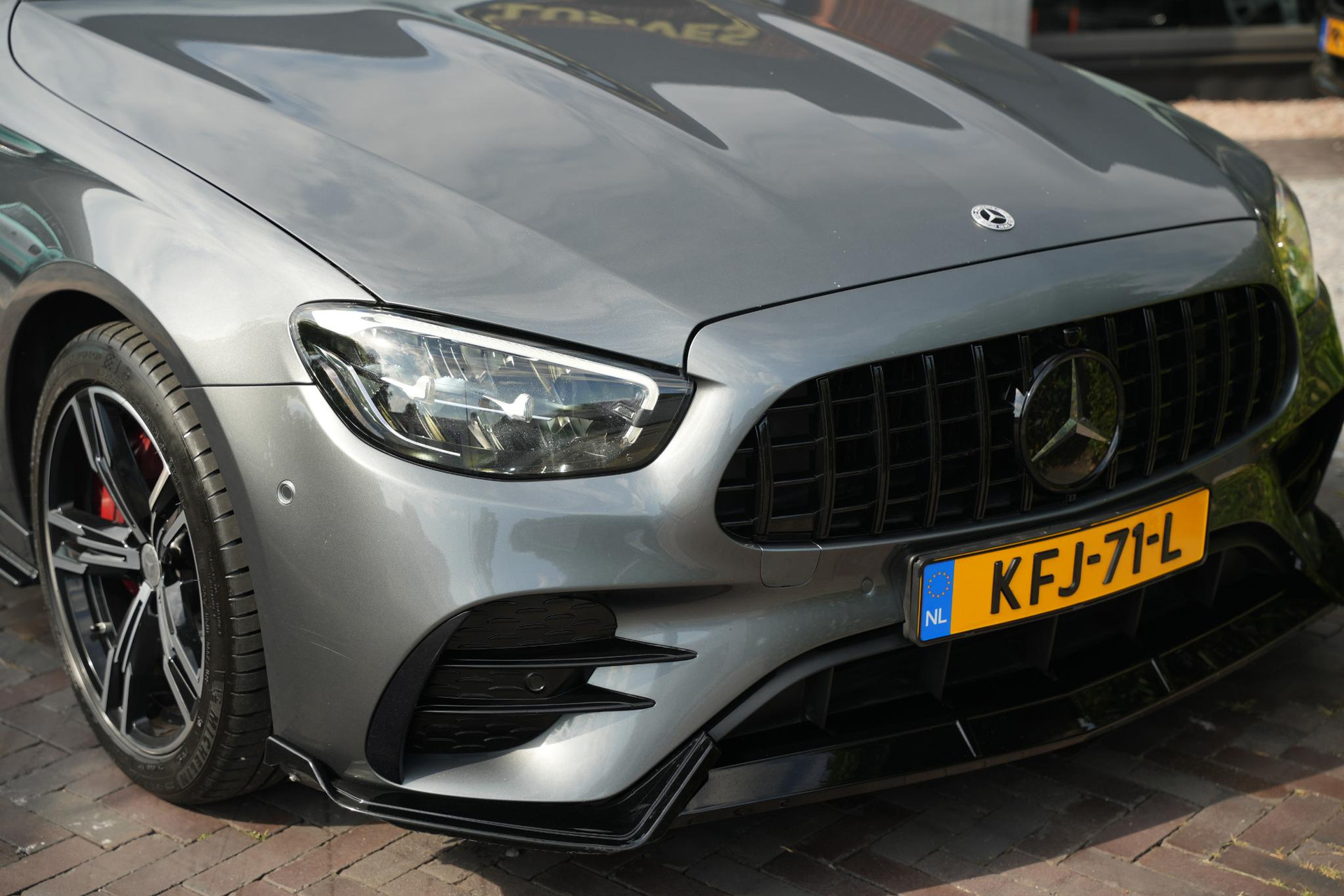 Mercedes-Benz E-Klasse 300 e AMG Line 2021 SELENITE GRAY - METALLIC FINISH (992U) 33