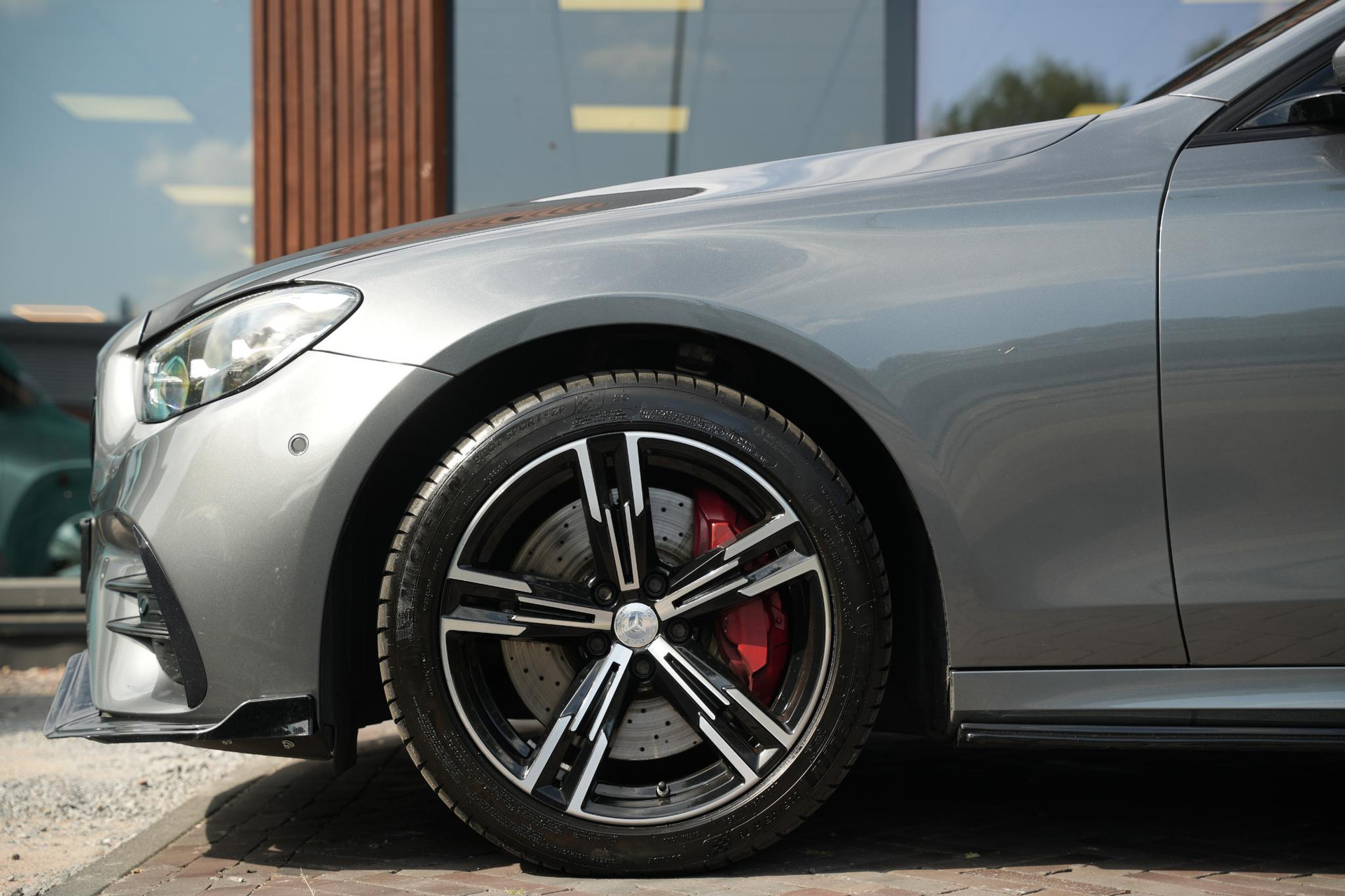 Mercedes-Benz E-Klasse 300 e AMG Line 2021 SELENITE GRAY - METALLIC FINISH (992U) 8
