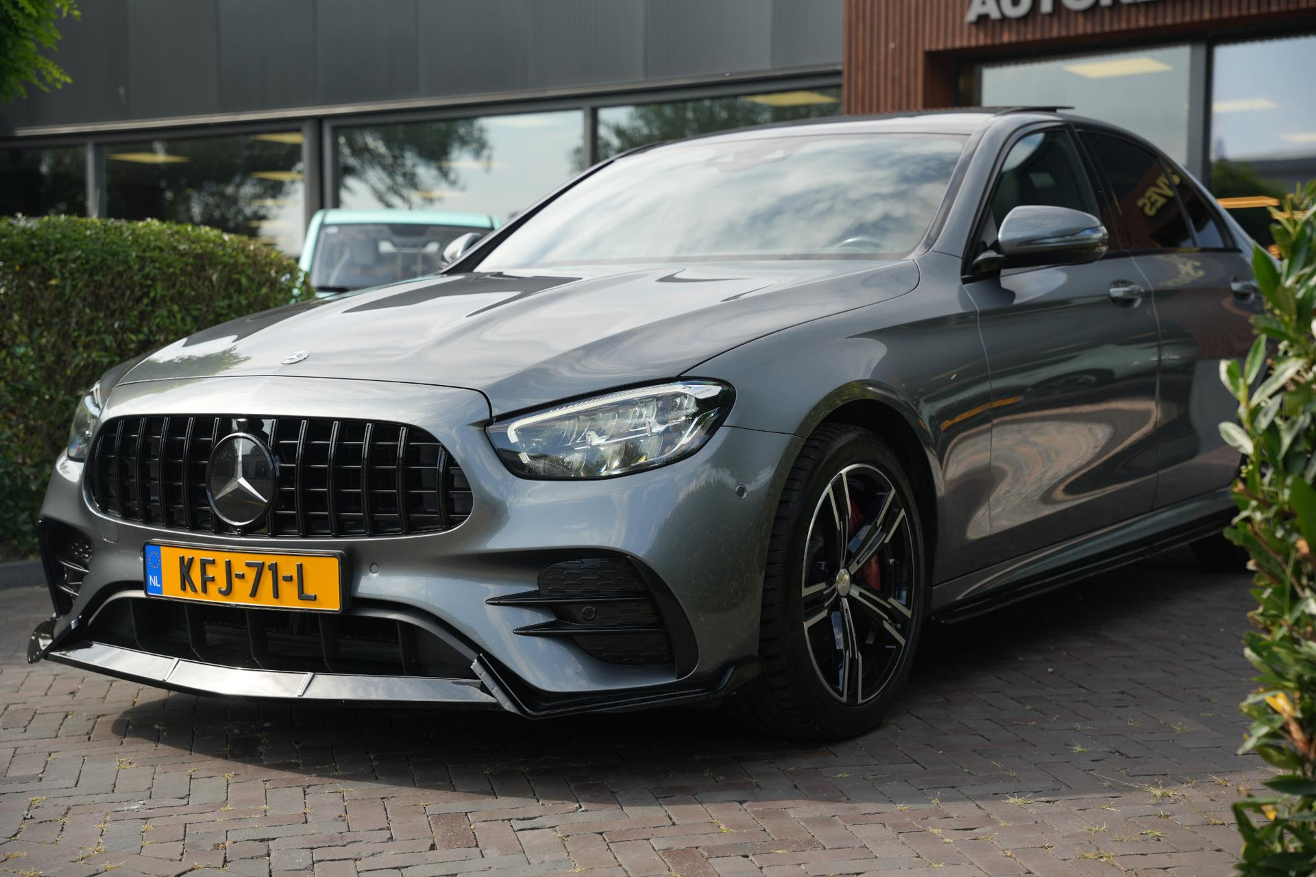 Mercedes-Benz E-Klasse 300 e AMG Line 2021 SELENITE GRAY - METALLIC FINISH (992U) 9