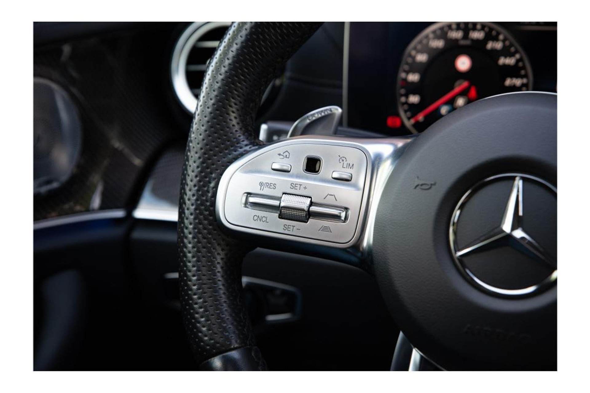 Mercedes-Benz E-Klasse AMG 63 4MATIC 2019  21