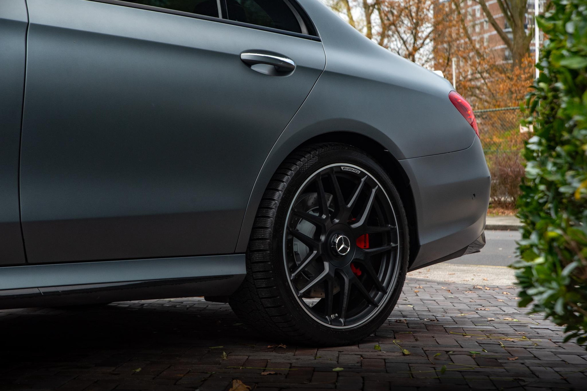 Mercedes-Benz E-Klasse AMG 63 4MATIC 2019  32